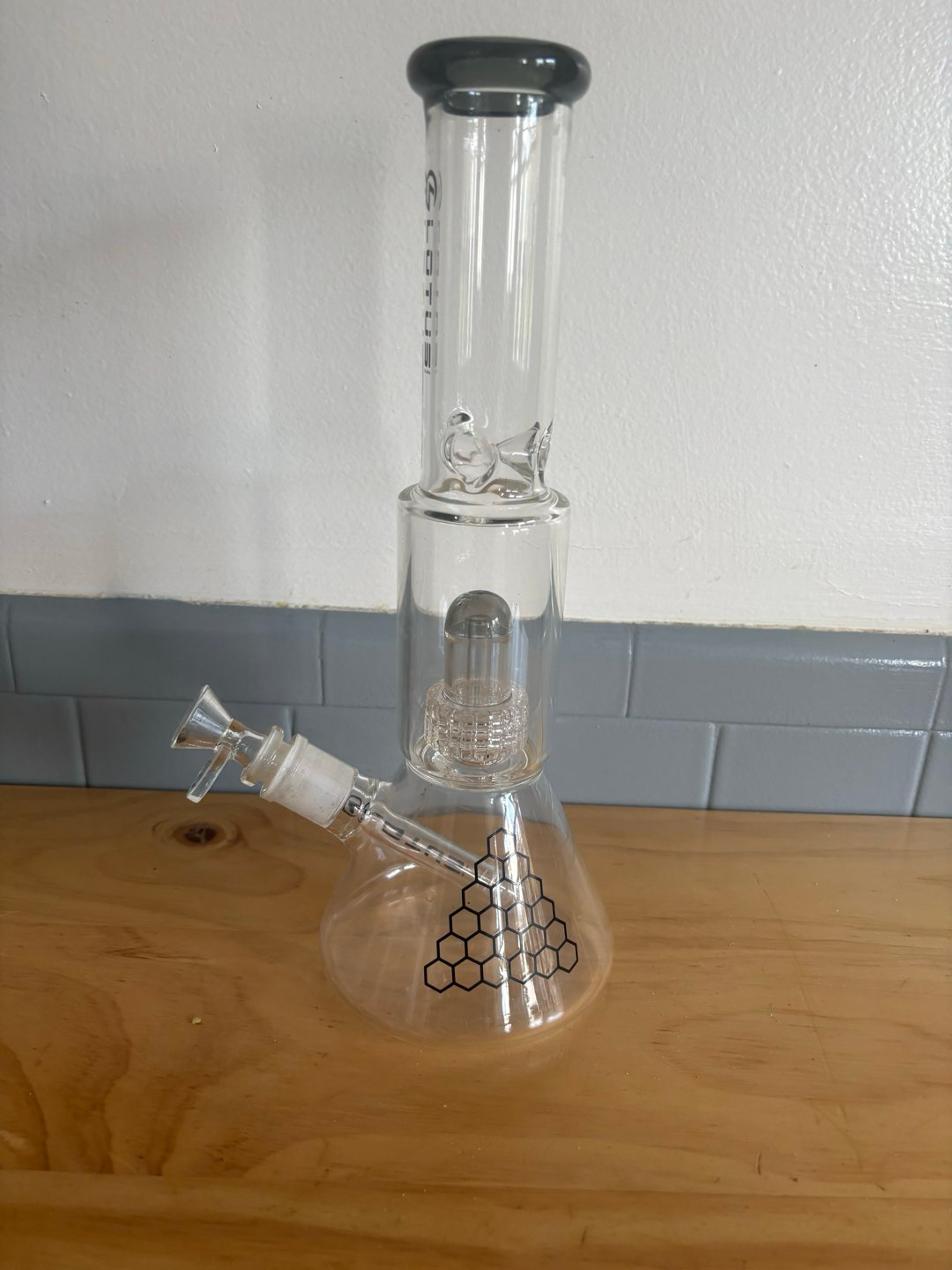 Beaker Bong image 0