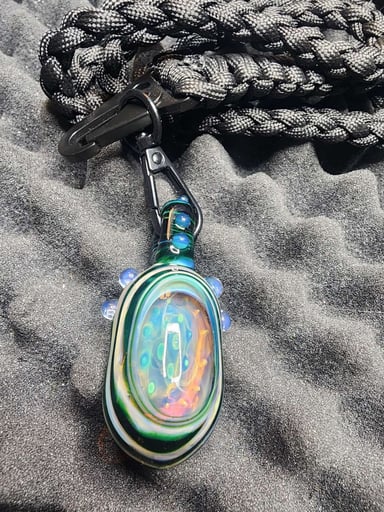 Preview pic of Emerald Pendy