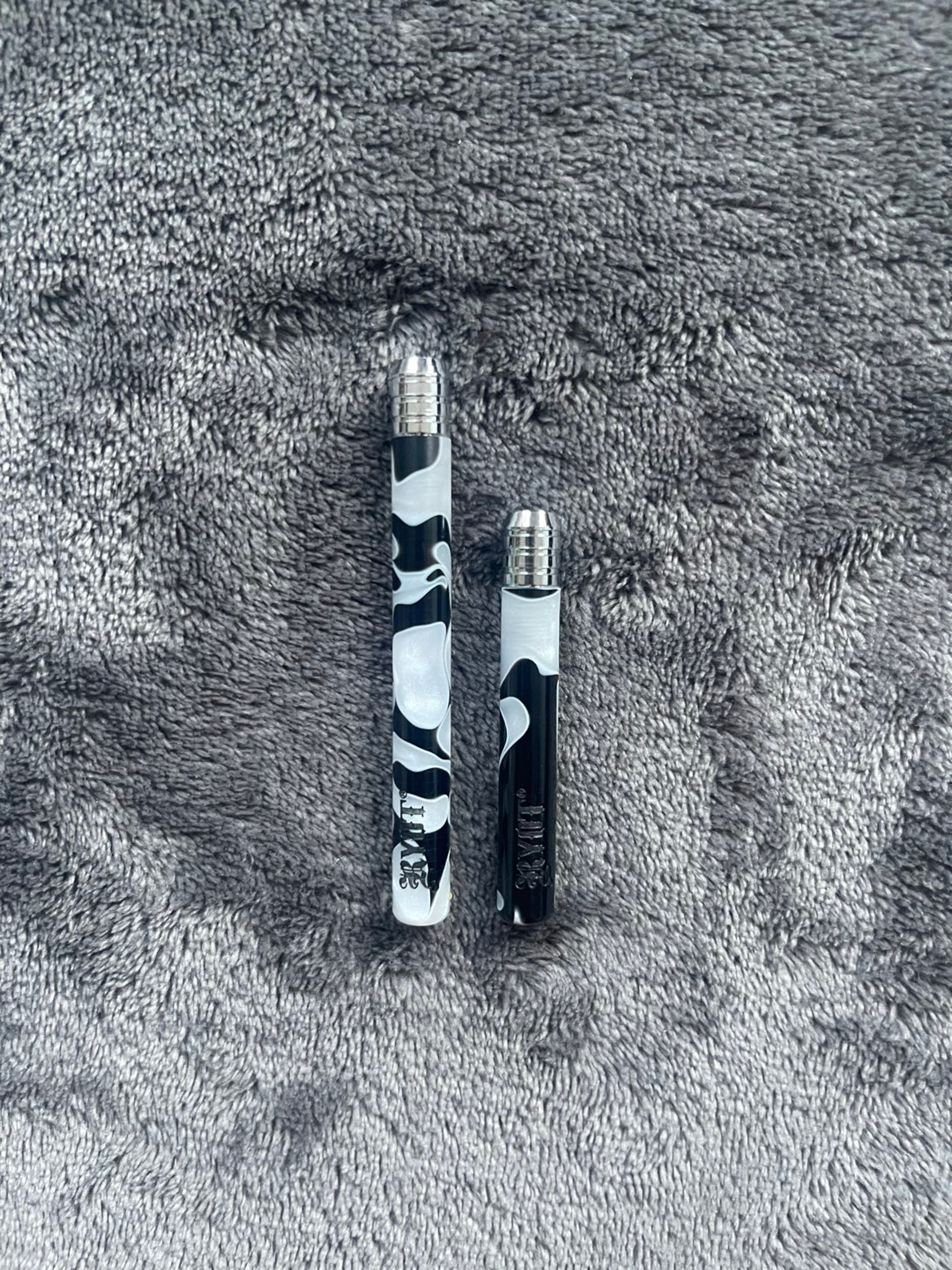 Preview pic of 2 Pcs B&W Marble Batty Set - RYOT