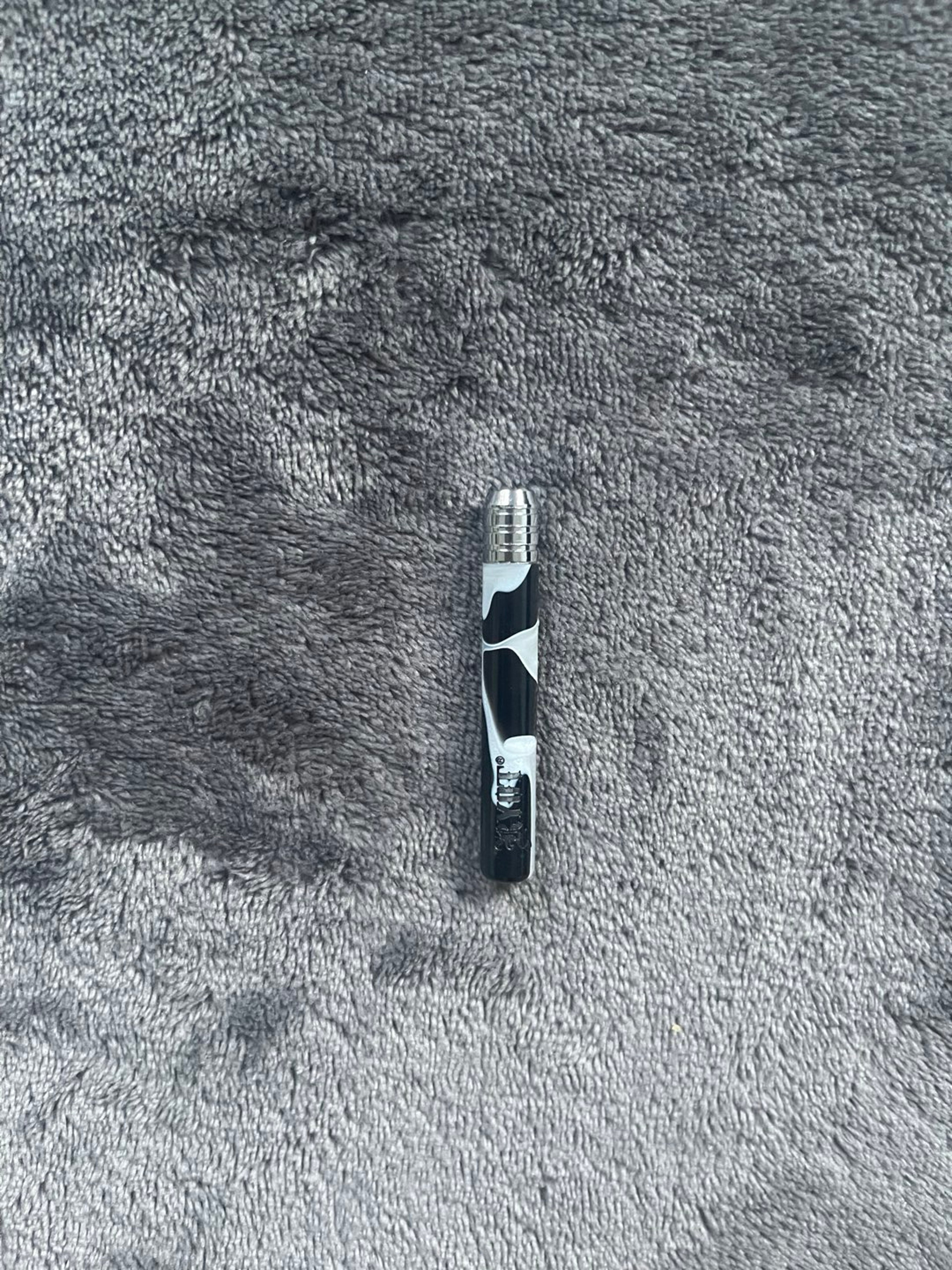 Preview pic of 1 Pc B&W Marble Batty - RYOT