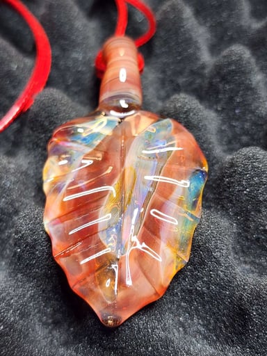 Preview pic of UV Leaf Pendy