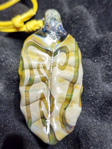 Preview pic of Carmel leaf pendy