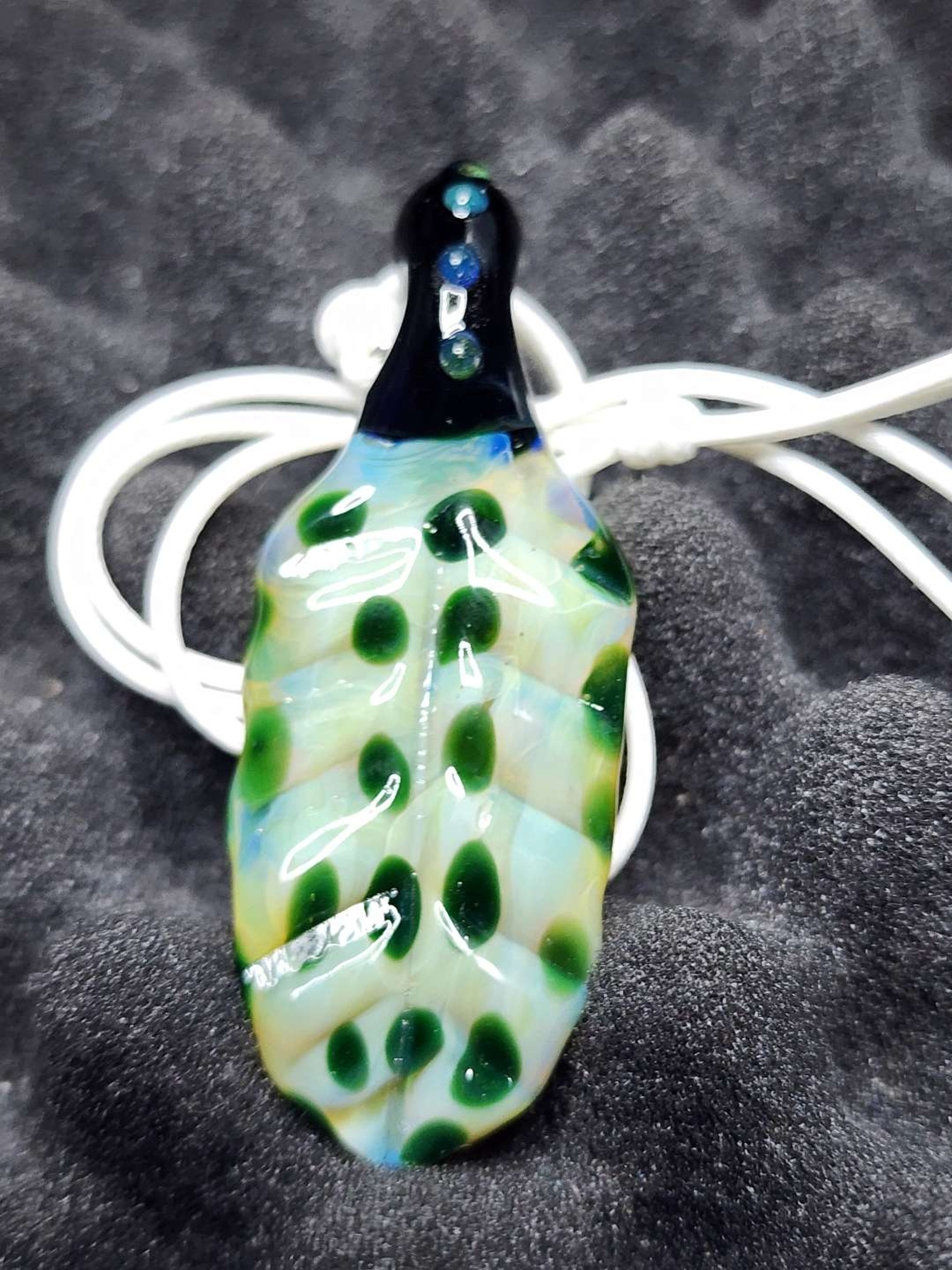 Leaf pendy image 0