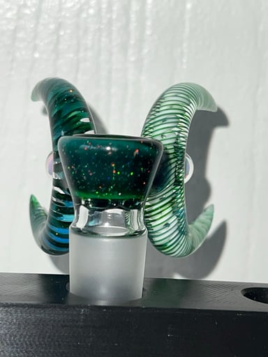 Preview pic of Green Money Crescent guardian