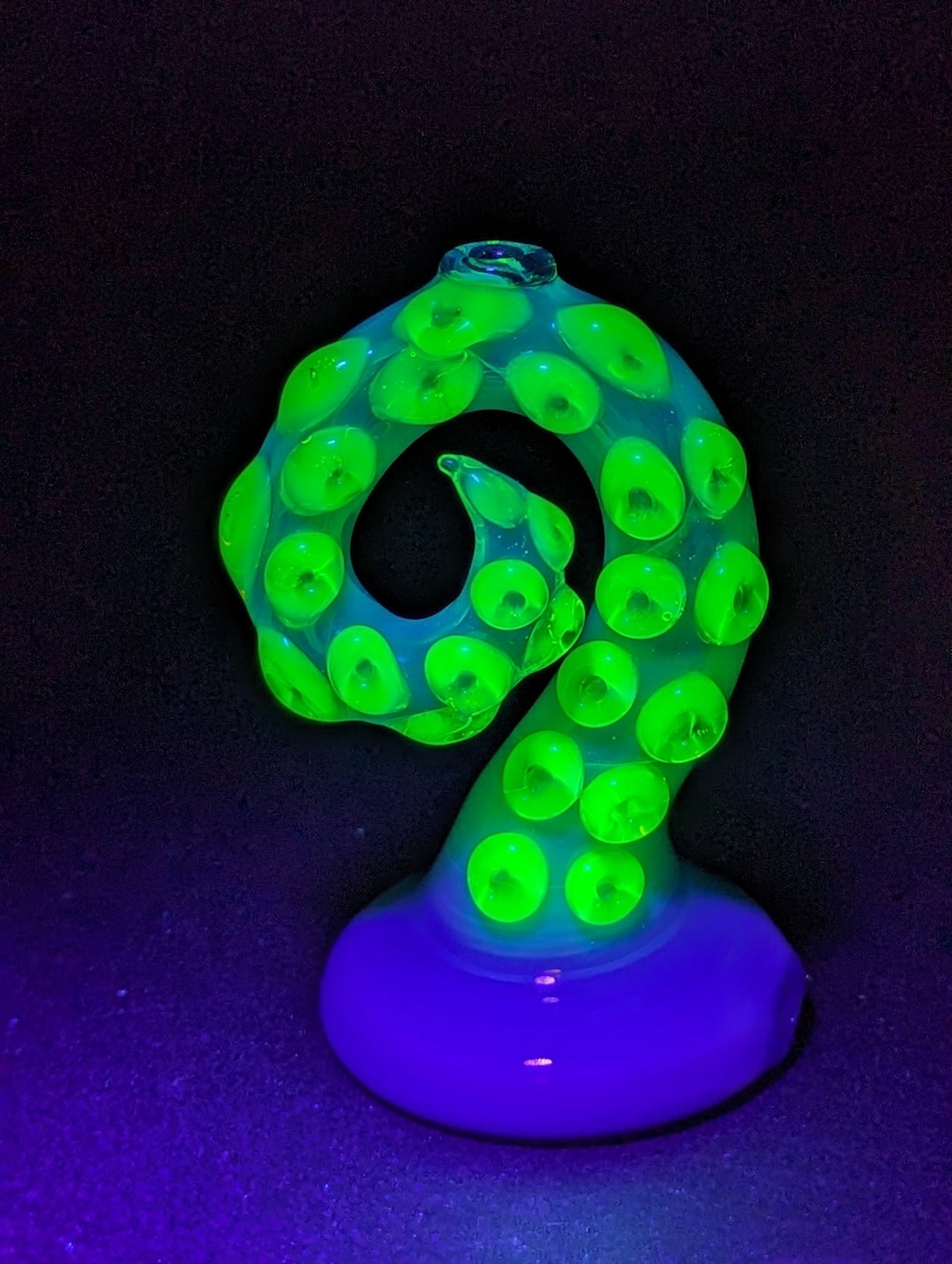 Preview pic of UV MAKO GLASS OCTOPUS TENTACLE DRY PUFFCO PEAK GLASS