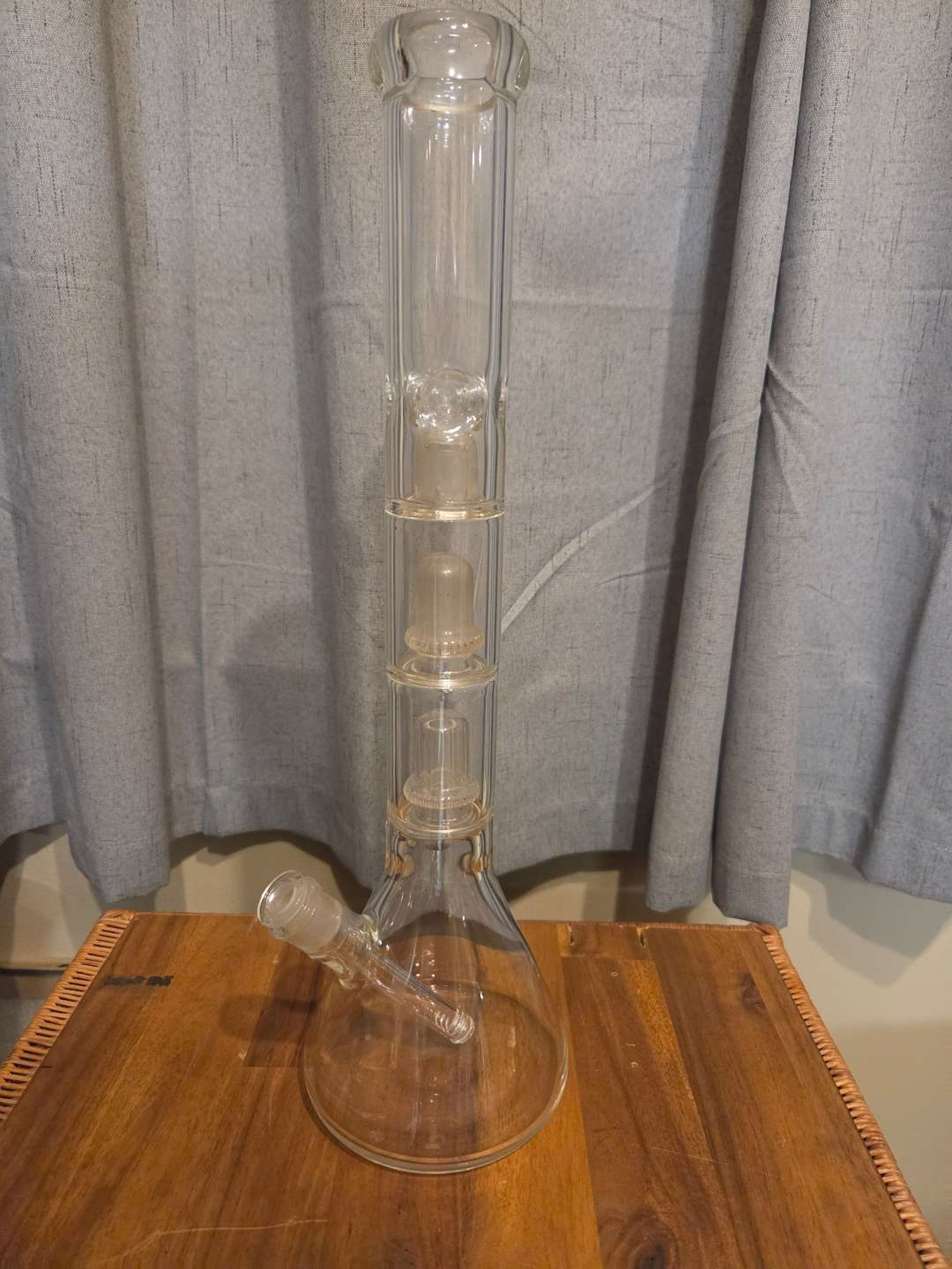 Preview pic of TAG 3 perc beaker base 18" bong