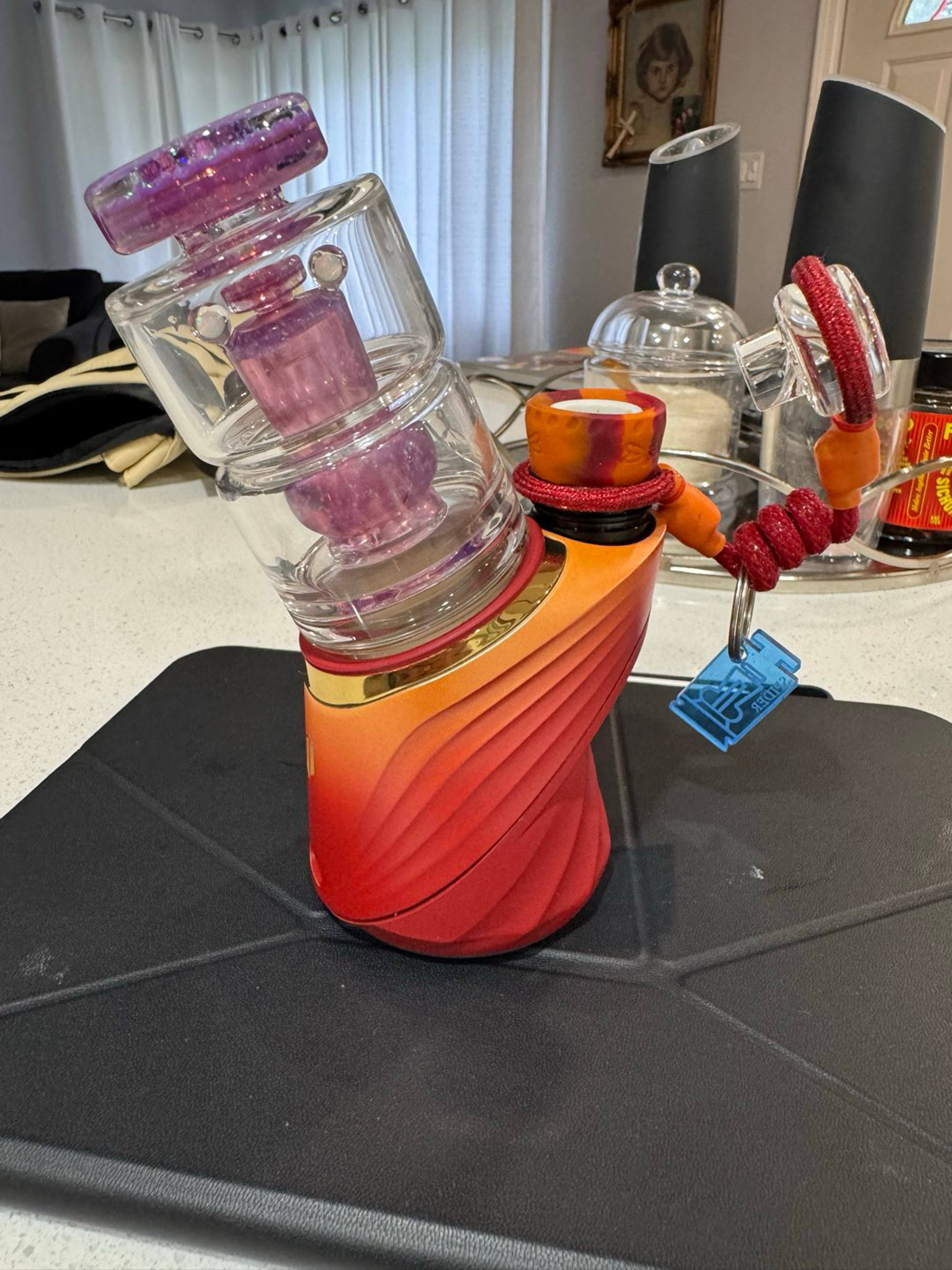 Preview pic of Puffco peak pro and spider top