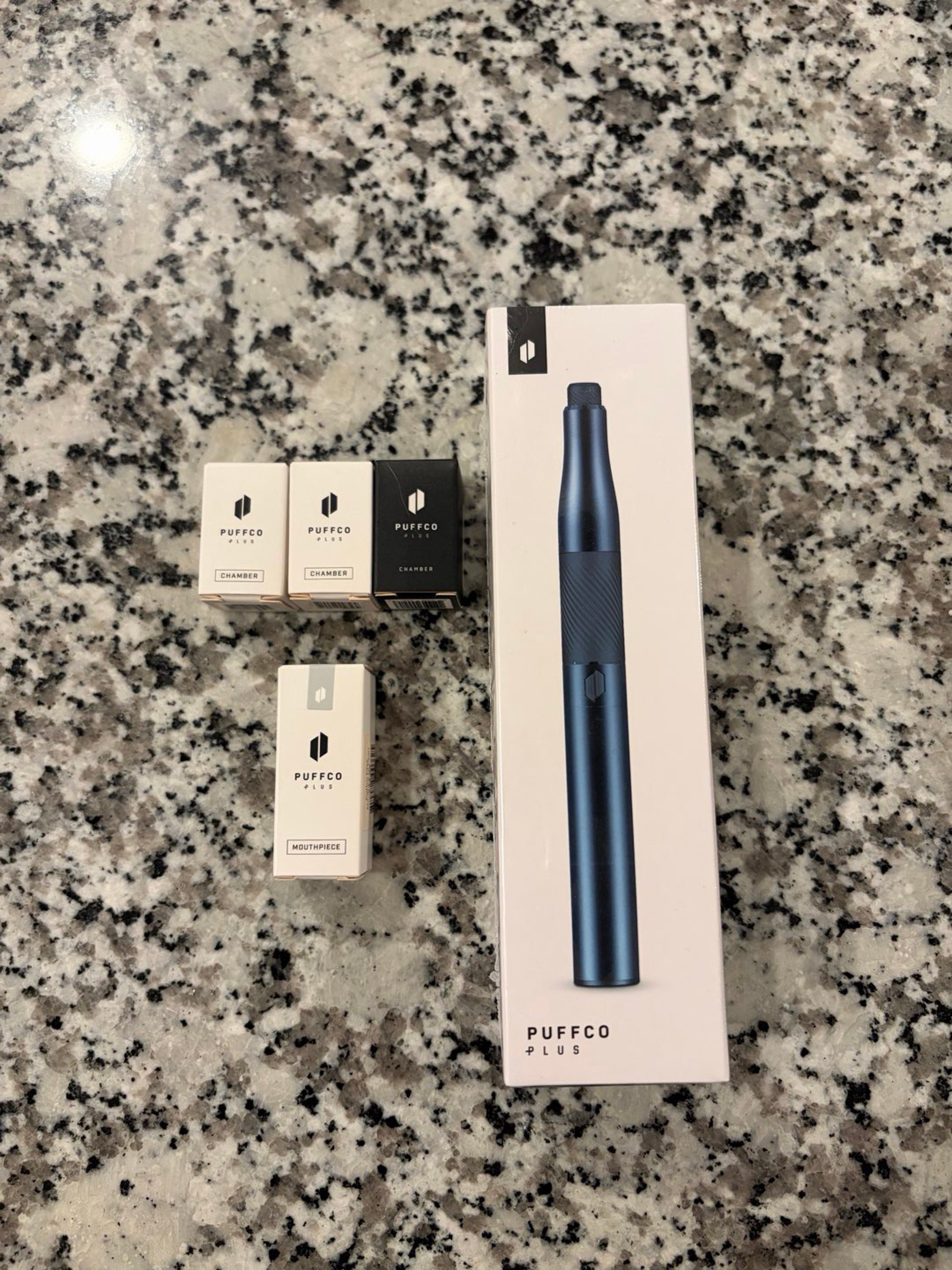 Preview pic of Puffco Plus Onyx Bundle (3 Chamber + Pearl Mouth Piece)