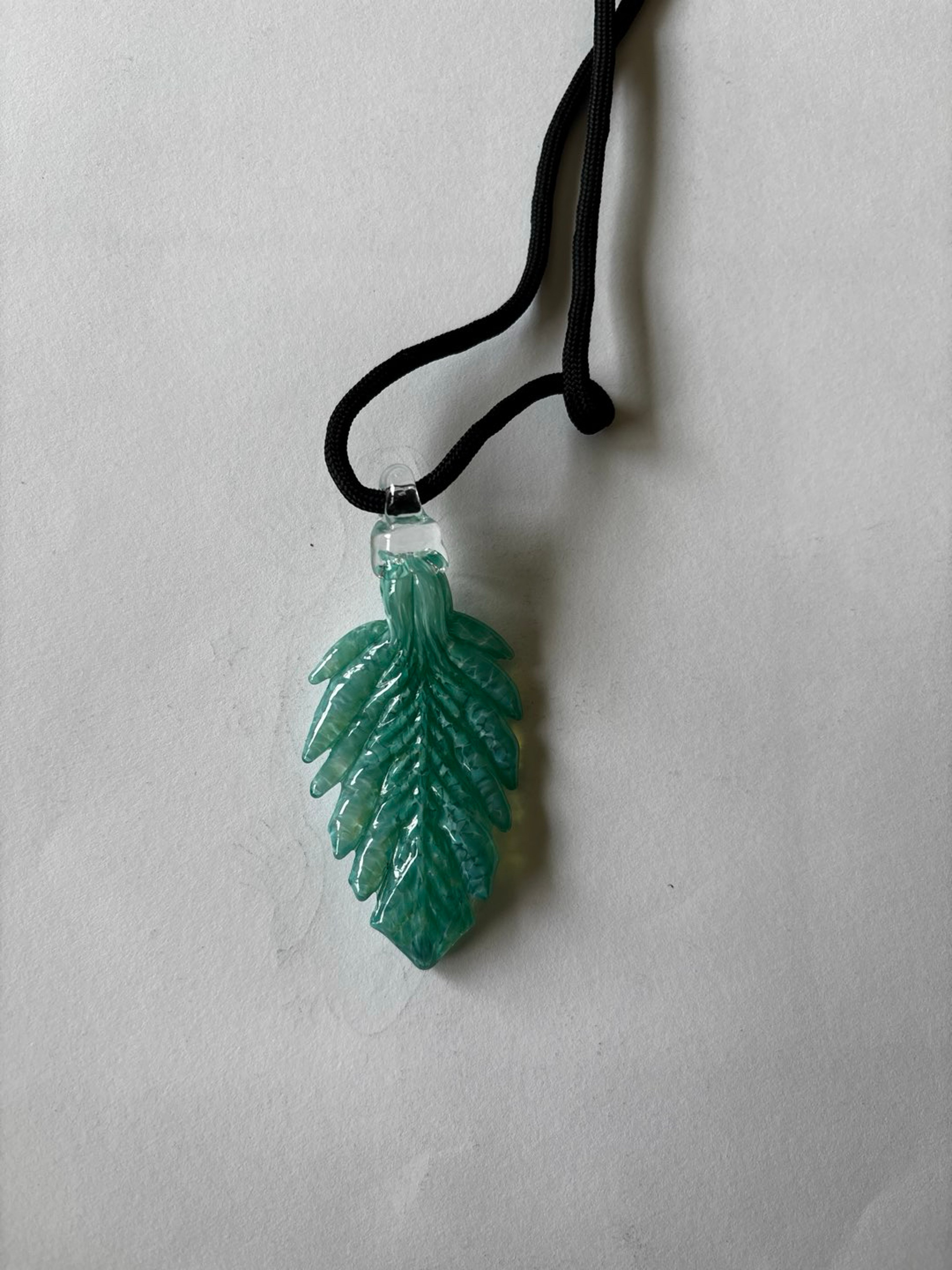 Preview pic of Leaf Pendant