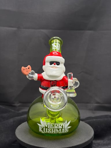 Preview pic of DHC Merry Kushmas