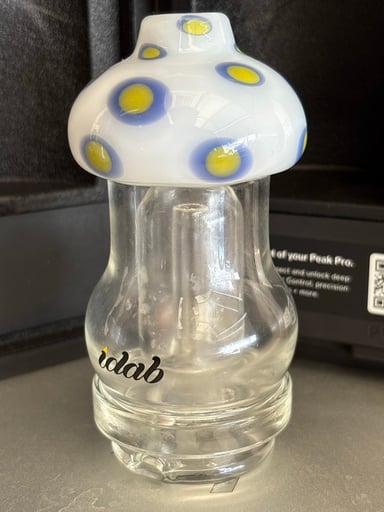 Preview pic of Idab glass mushroom puffco topper