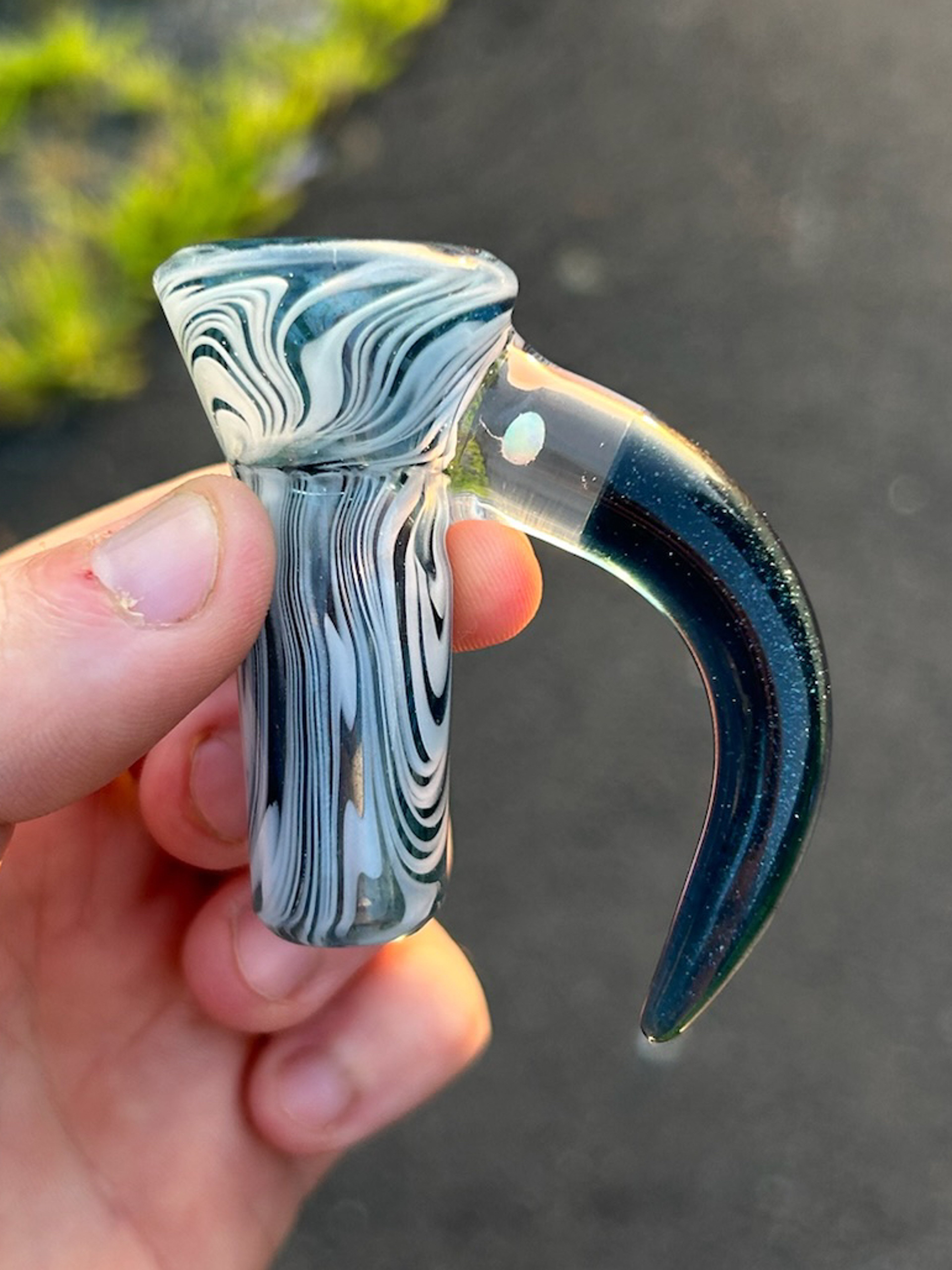 Preview pic of 18/4 FW LeGlassDude Slide