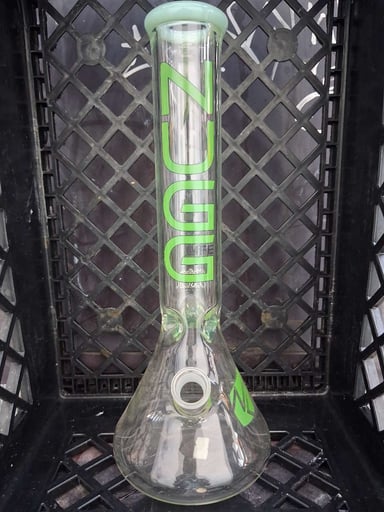 Preview pic of Nugg Glass Bong 18"