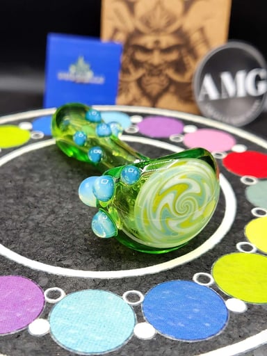 Preview pic of Spotted Rhino spoon pipe NR!