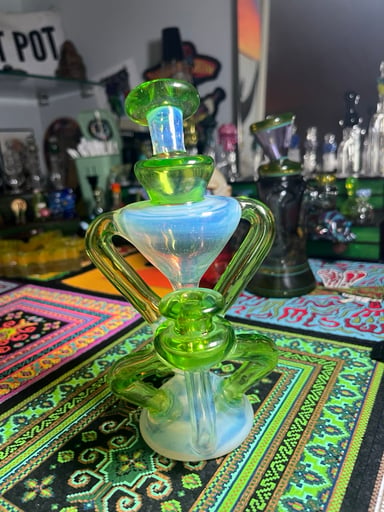 Preview pic of Dedicated Dabber Floater Recycler by @dedicatedabber on IG