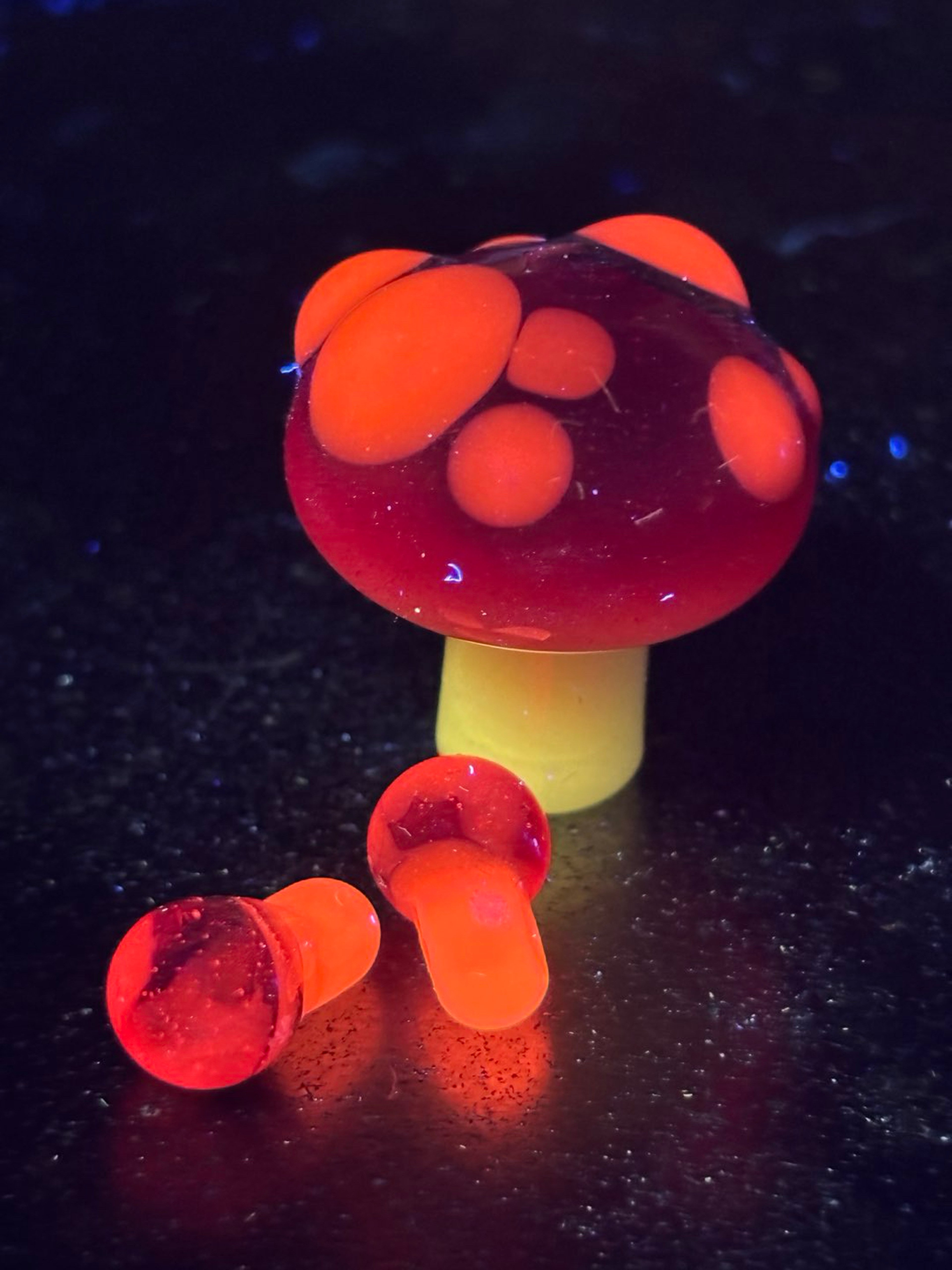 UV Shroomy Slurper / Pearl Set image 0