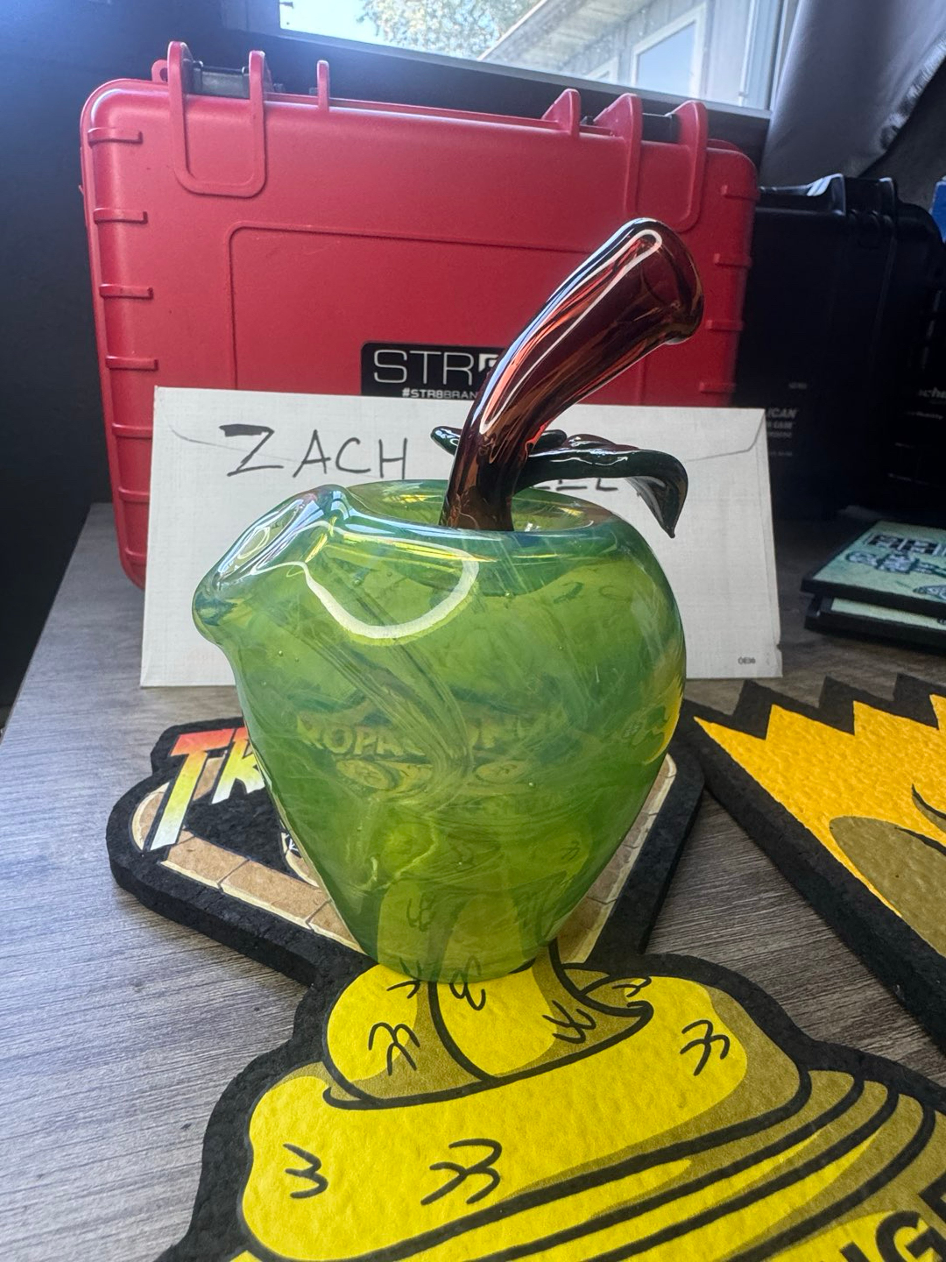 Preview pic of Pouch Glass Green Fumed Apple 🍏