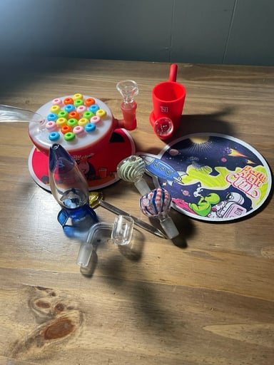 Preview pic of Assortment of DHC glass (dab rig, slides,pipes, etc)
