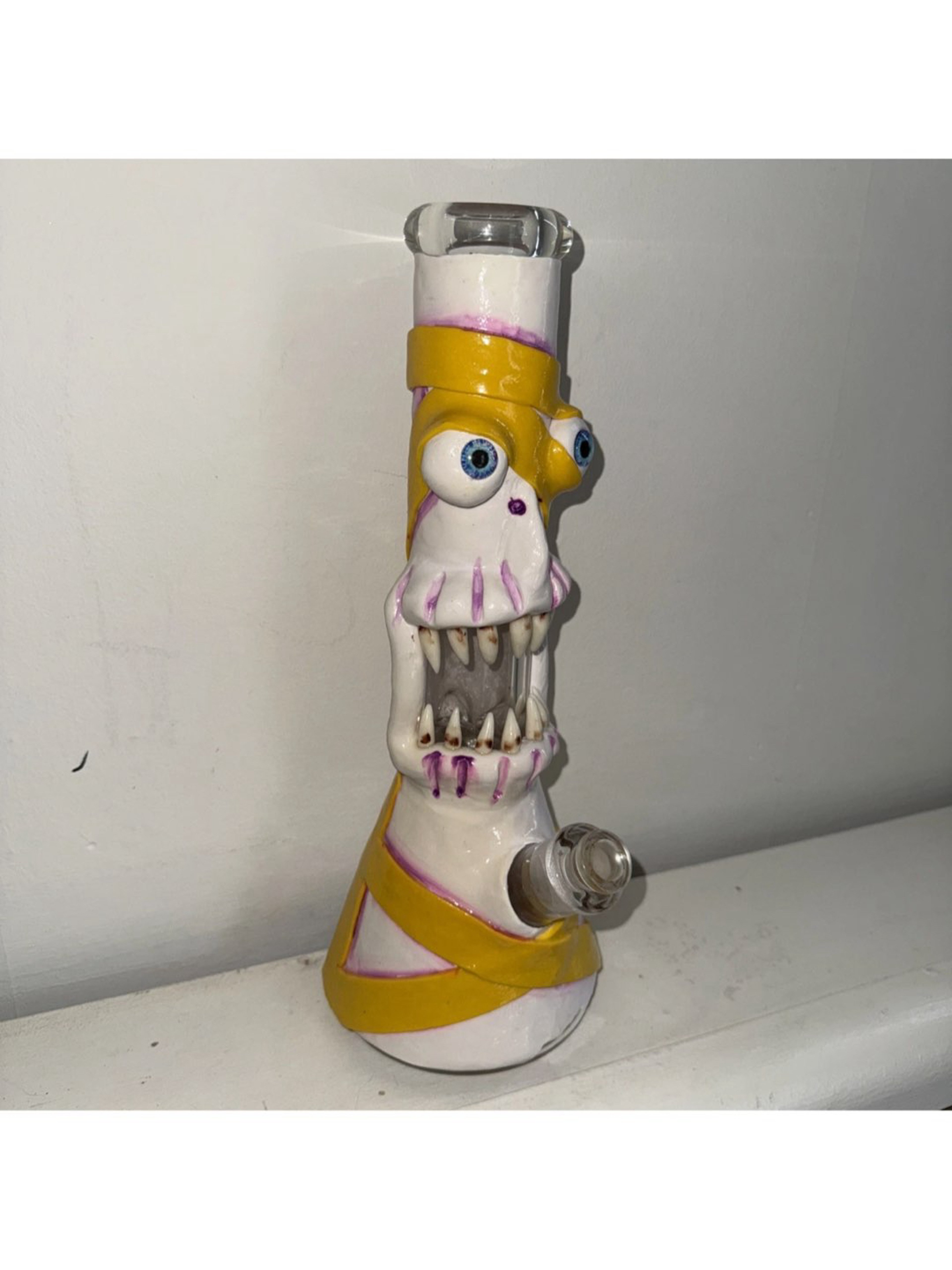 Preview pic of Monster Beaker Bong