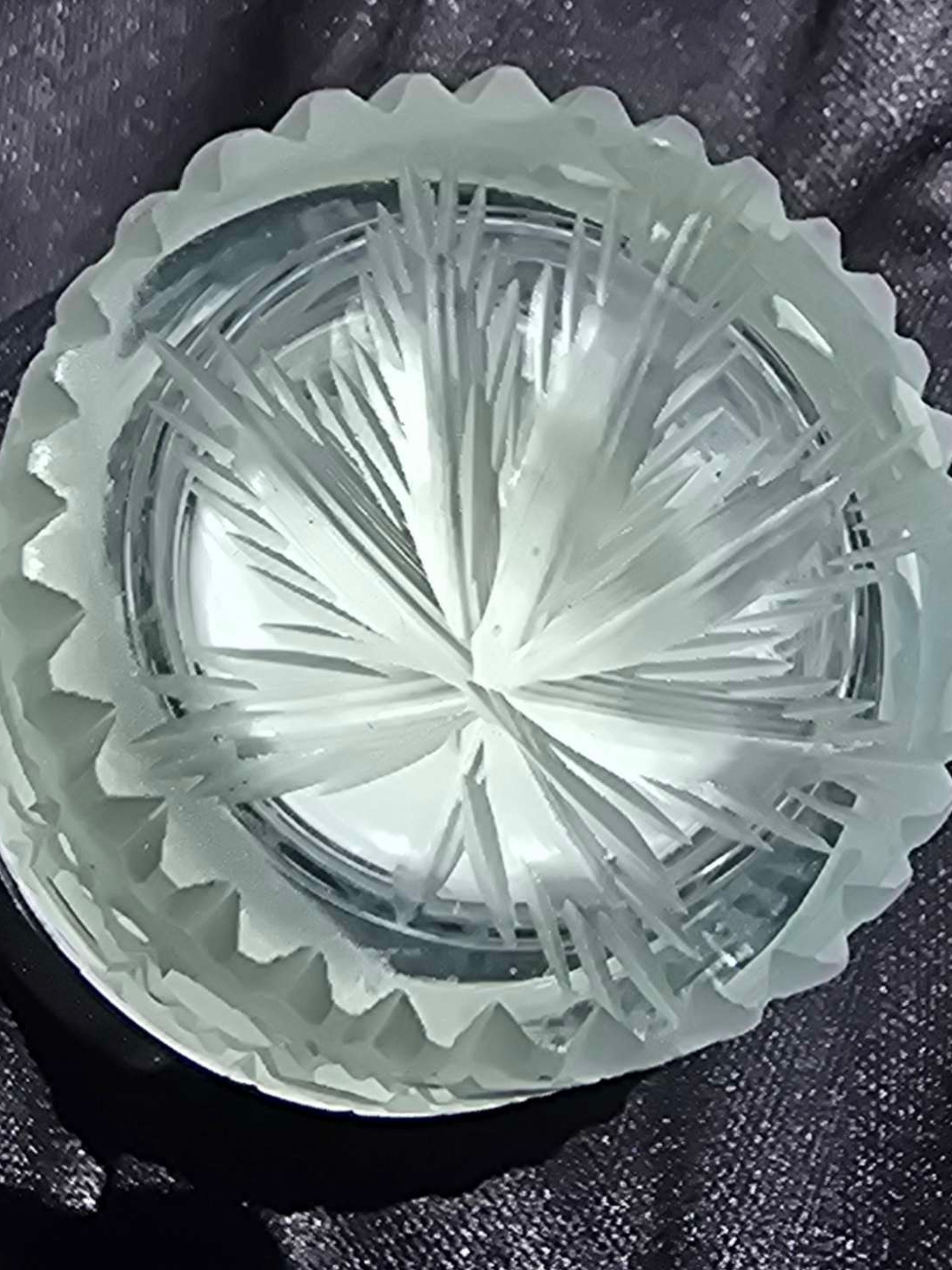 Preview pic of DEEP Carved Jar