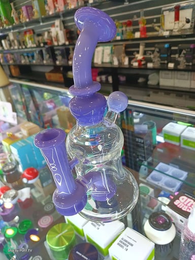 Preview pic of Sika glass hand blown rig never used about 8in tall