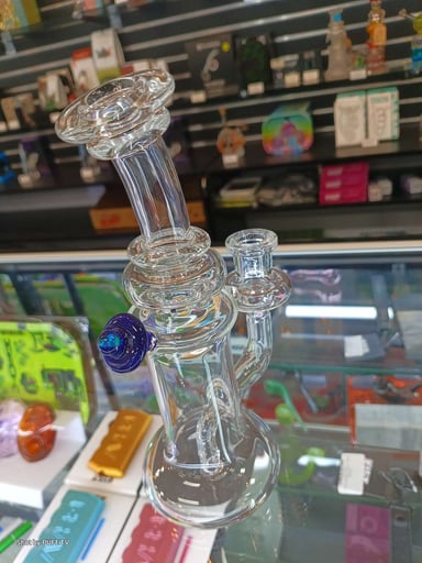 Preview pic of Sika glass hand blown rig never used about 8in tall