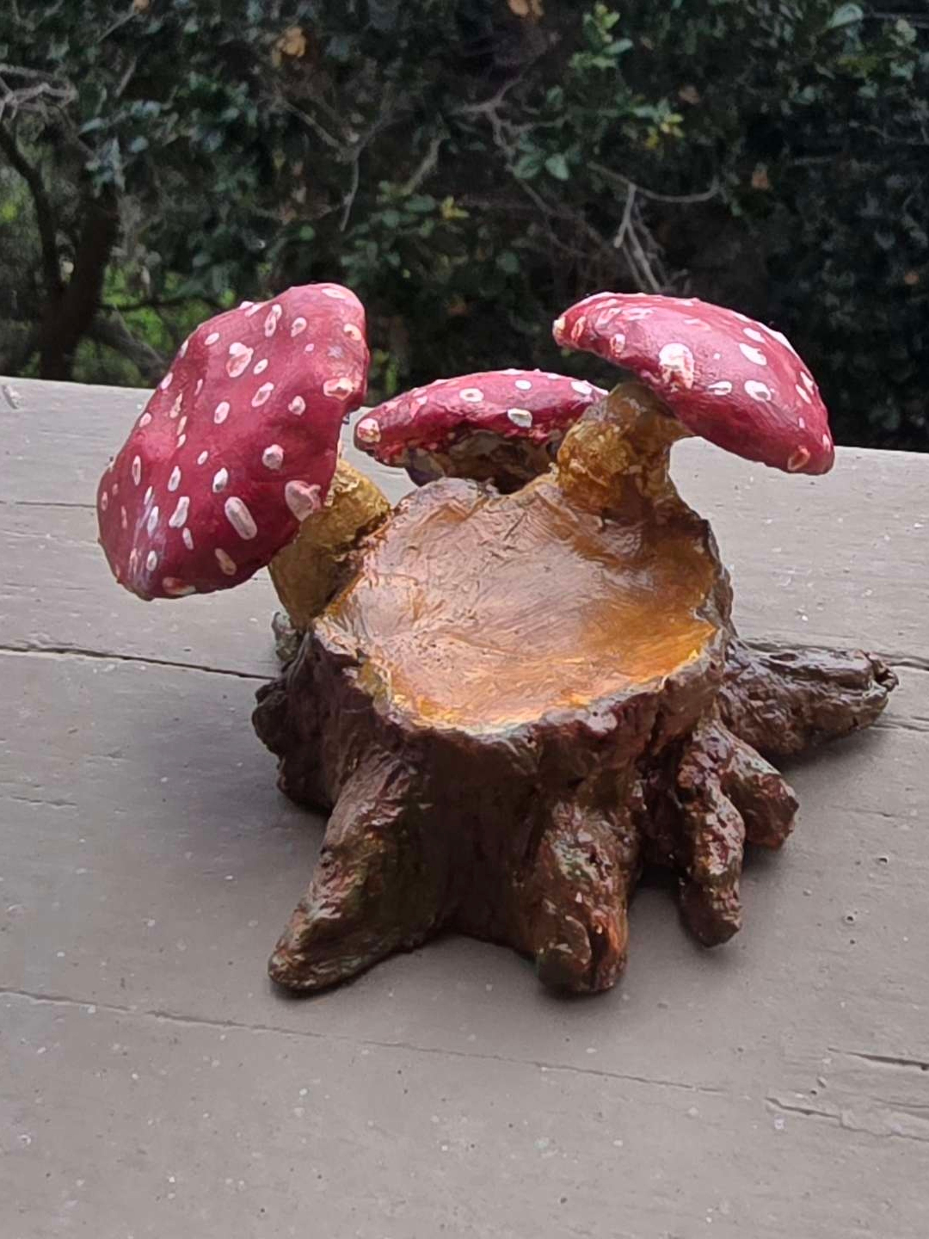 Mush Stump Marble Stand image 0