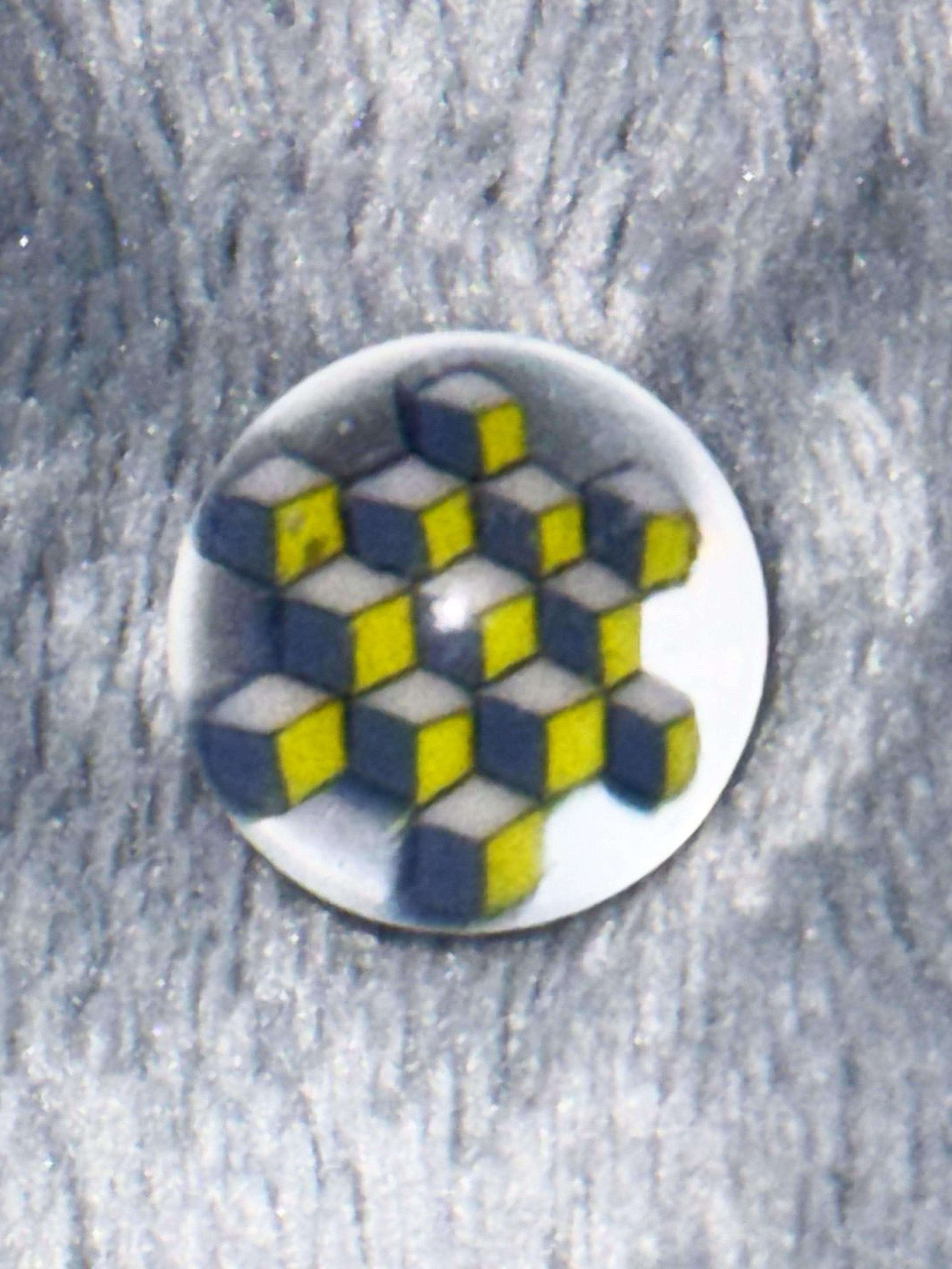 Erik Anders Geometic Pearl/Valve Cover image 0