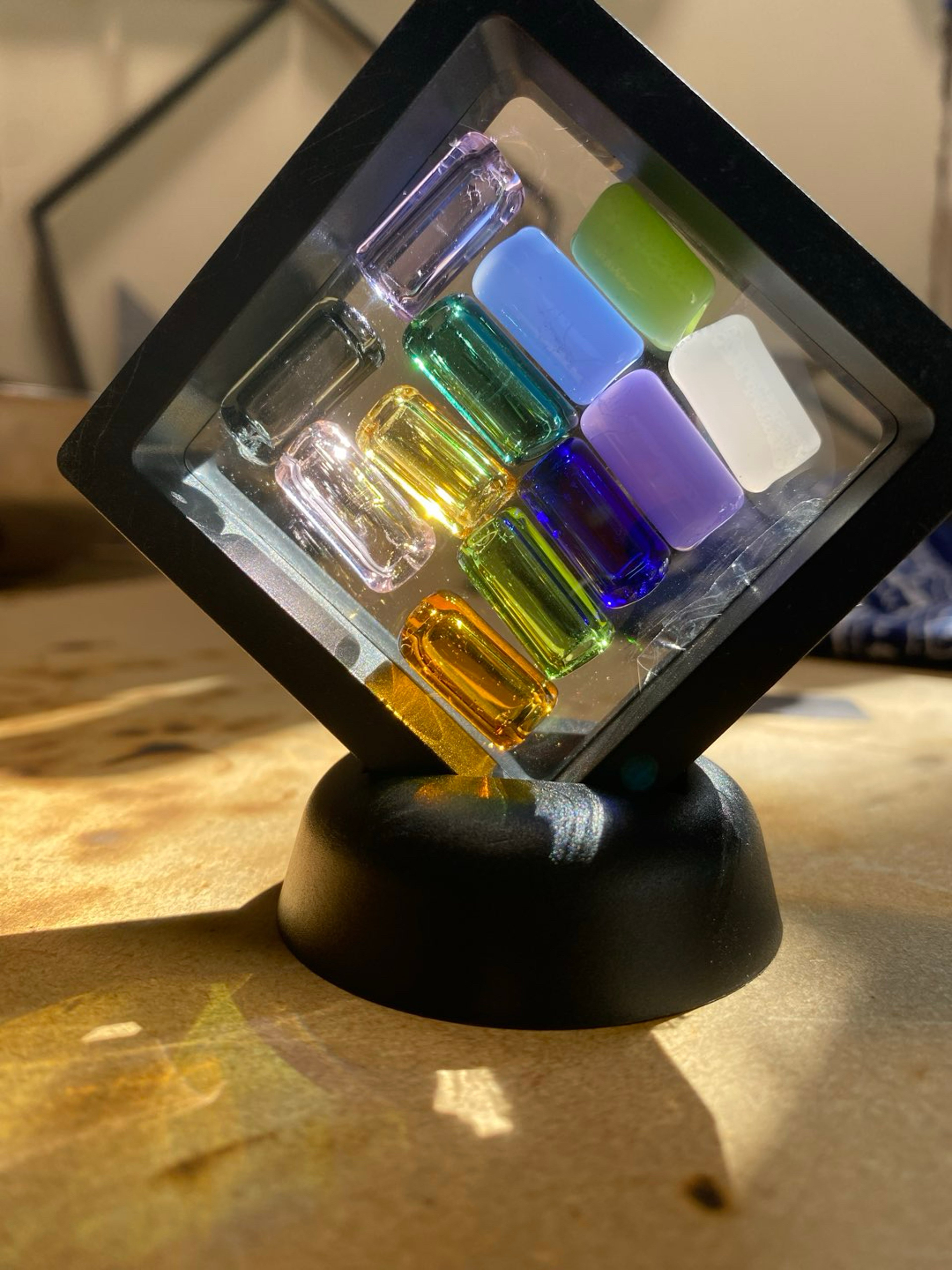 Preview pic of 28 tips with display cases