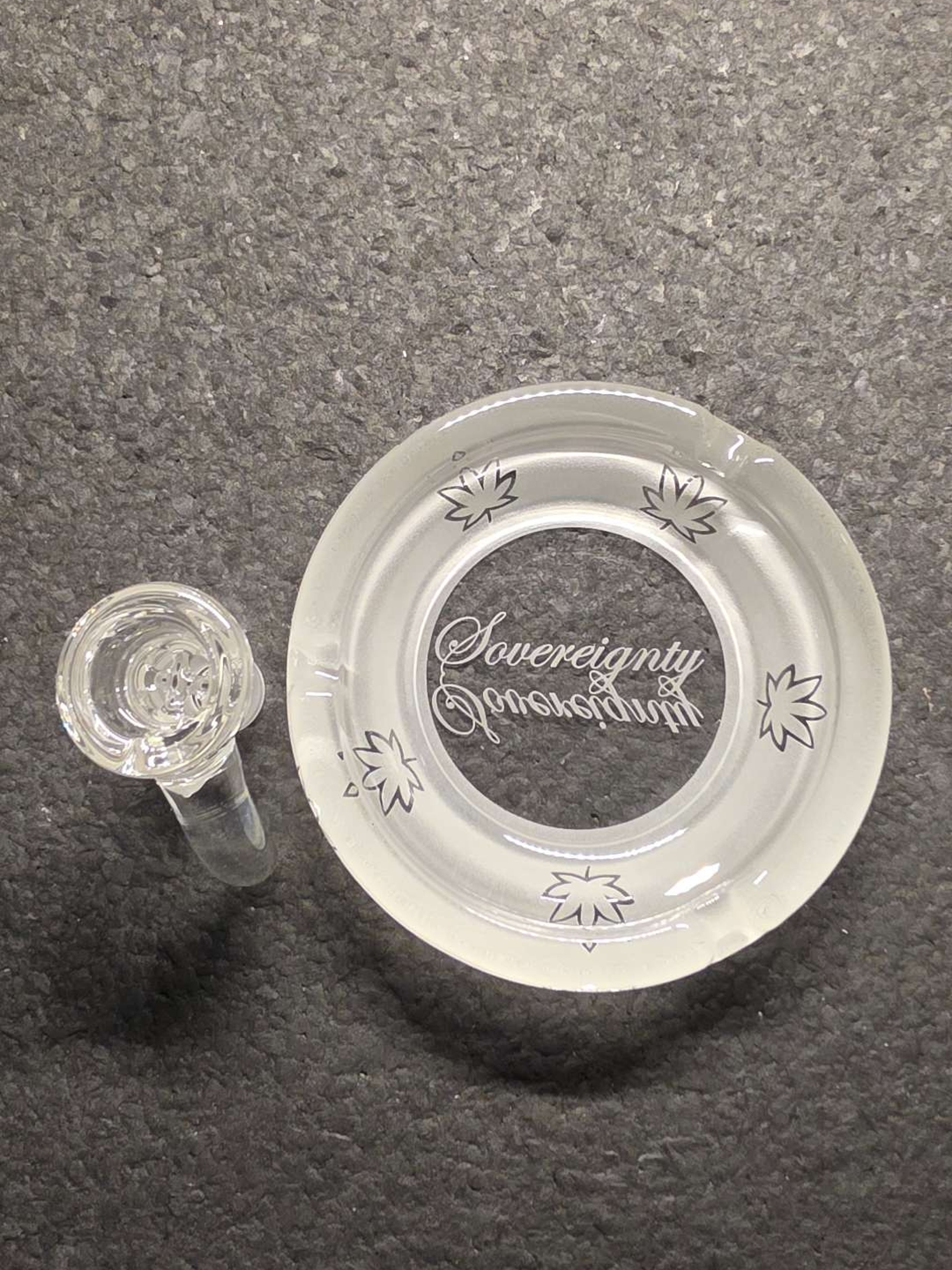 Sovereignty Glass 18mm & Ashtray image 0