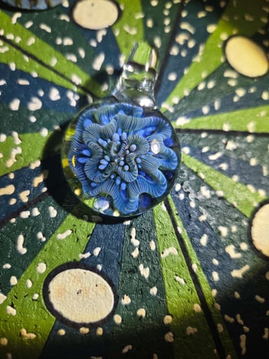 Preview pic of GLASSBYKERI pendant