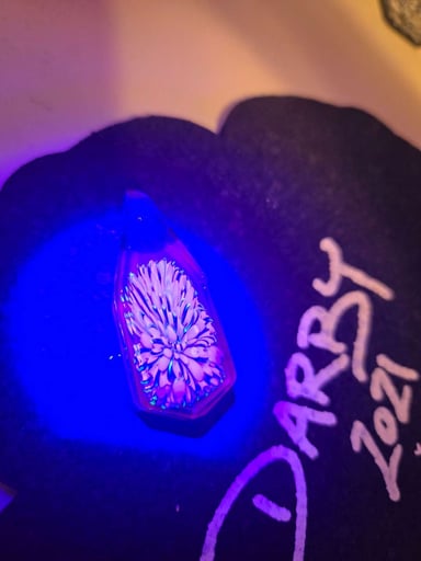Preview pic of Glassbykeri x Vetorriglass pendant