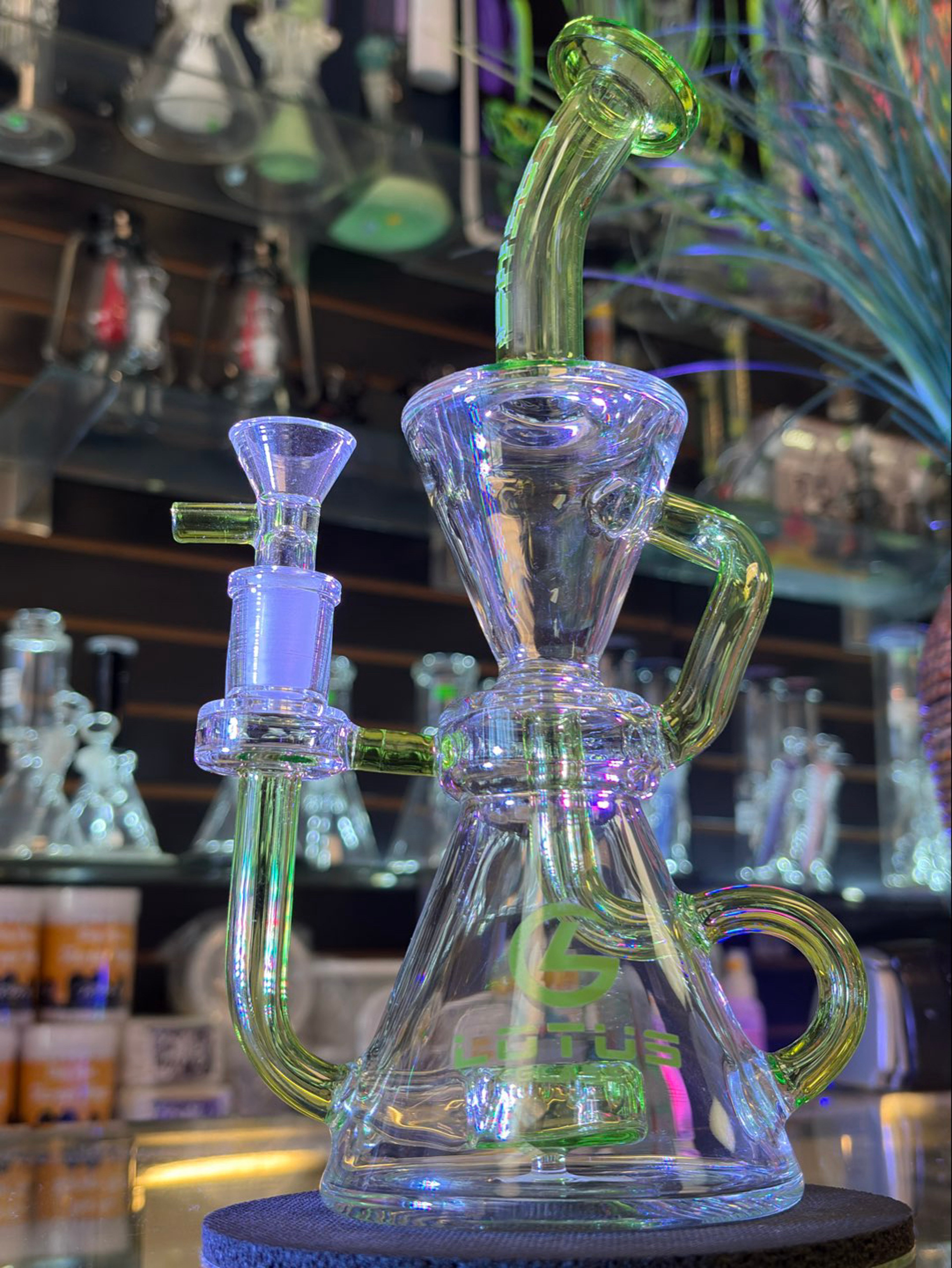 Preview pic of LOTUS GLASS recycler (green)