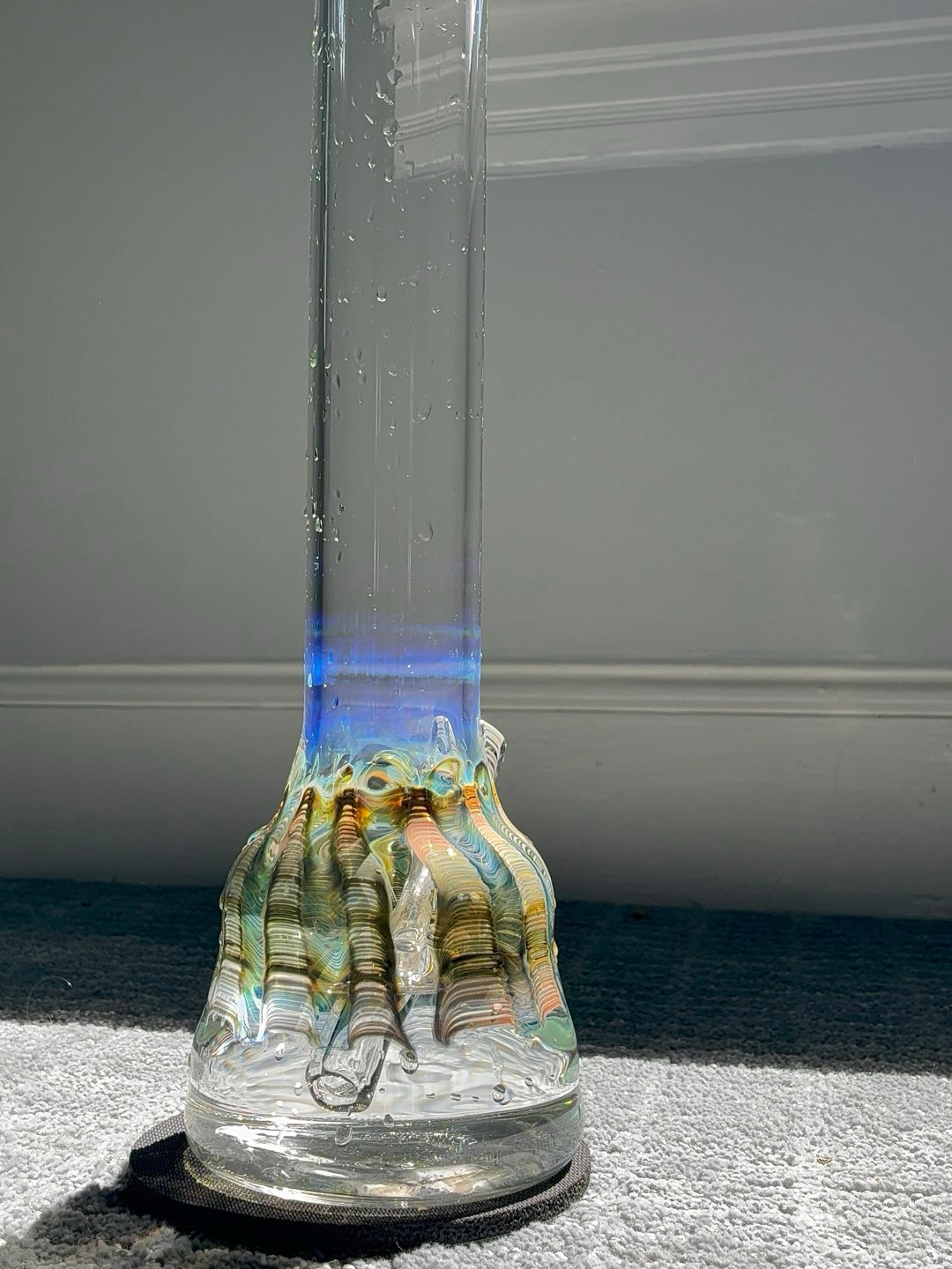 Preview pic of 2ft glass bong (fume and color)