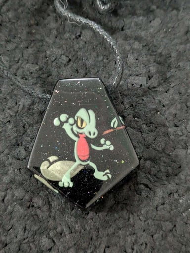 Preview pic of Treecko UV glow Pendant