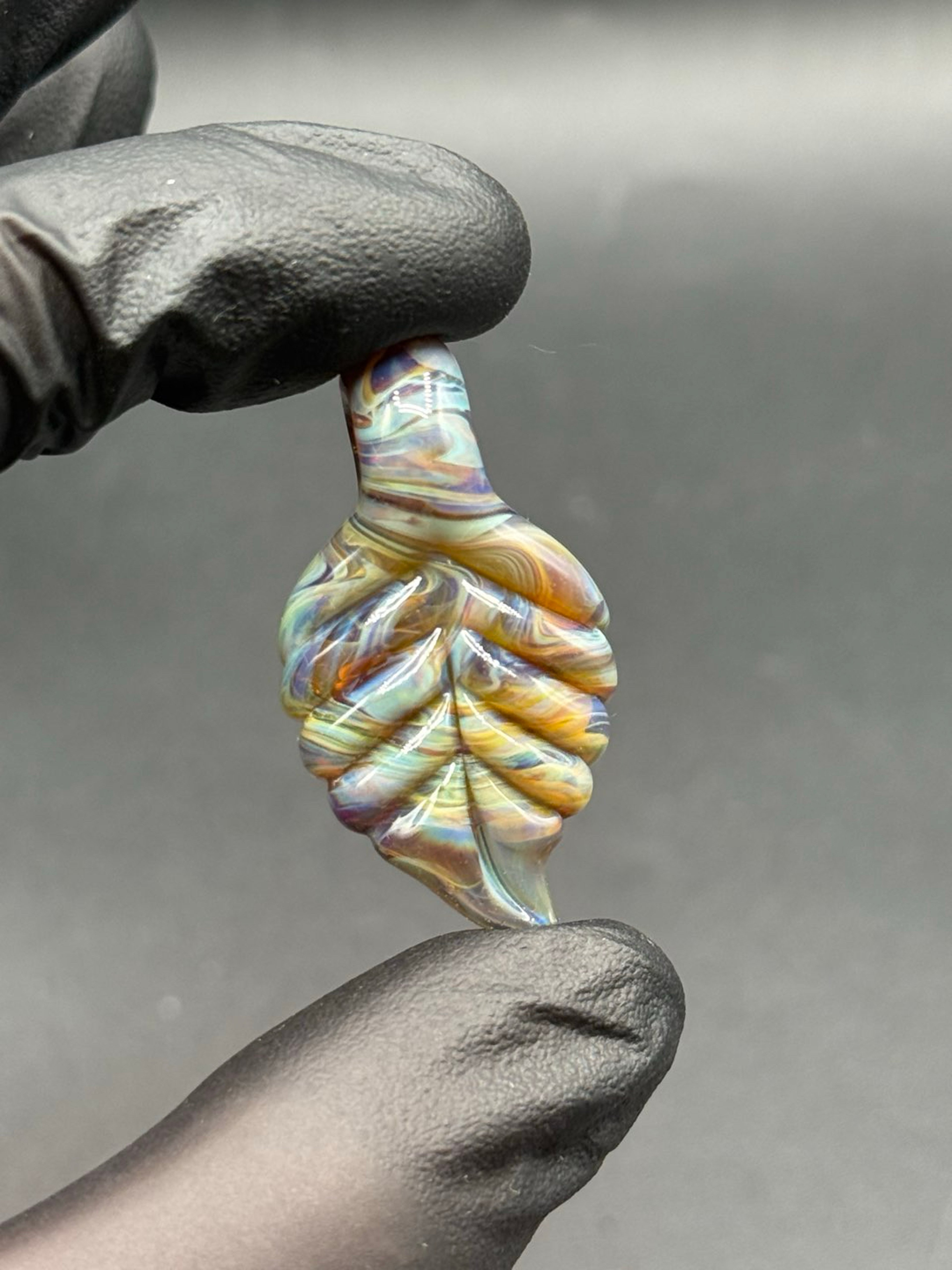 Preview pic of Leaf pendant