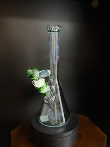 Preview pic of Vaspe glass bong