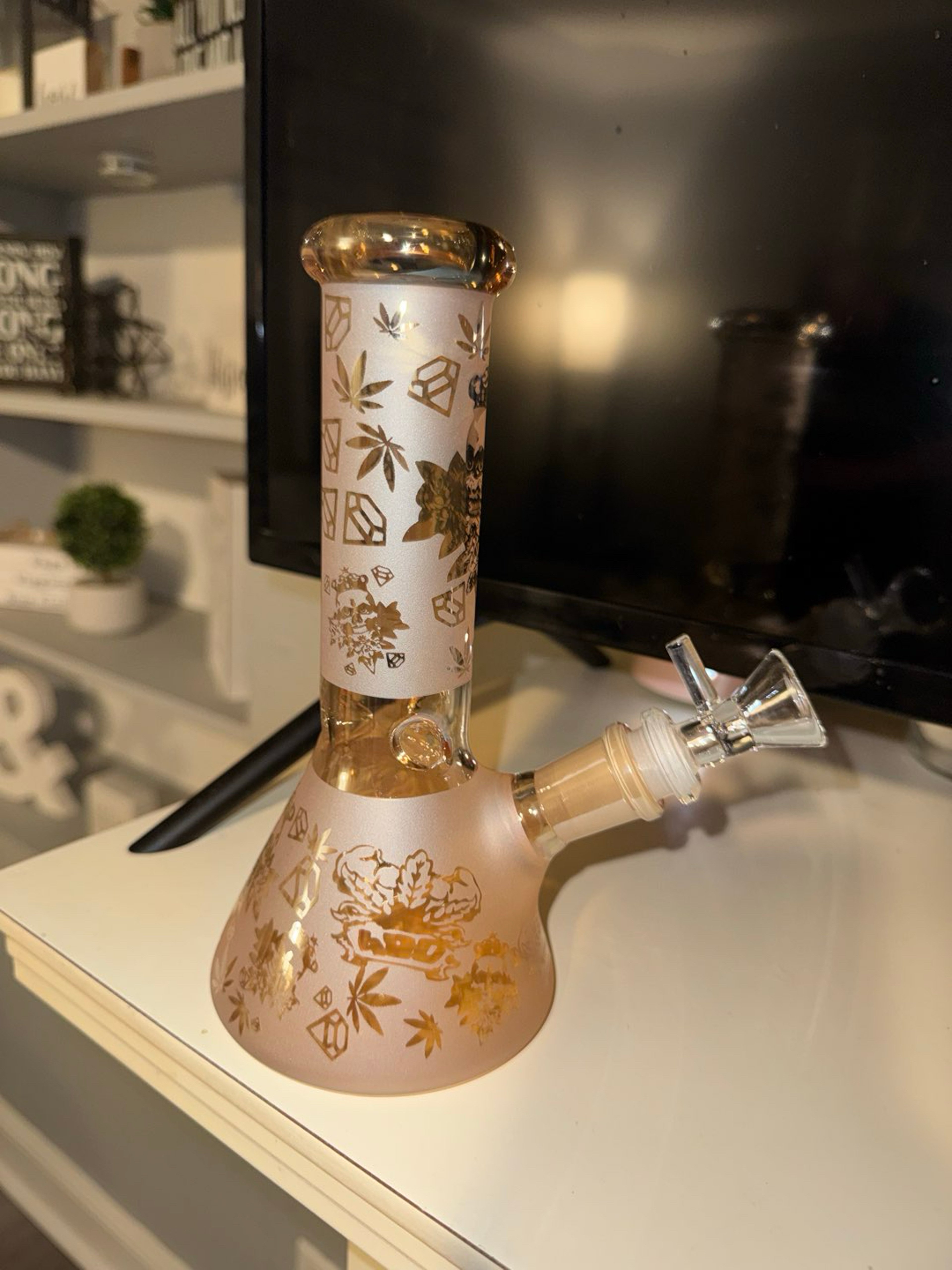 Preview pic of pink electroplated and sandblasted glass beaker bong