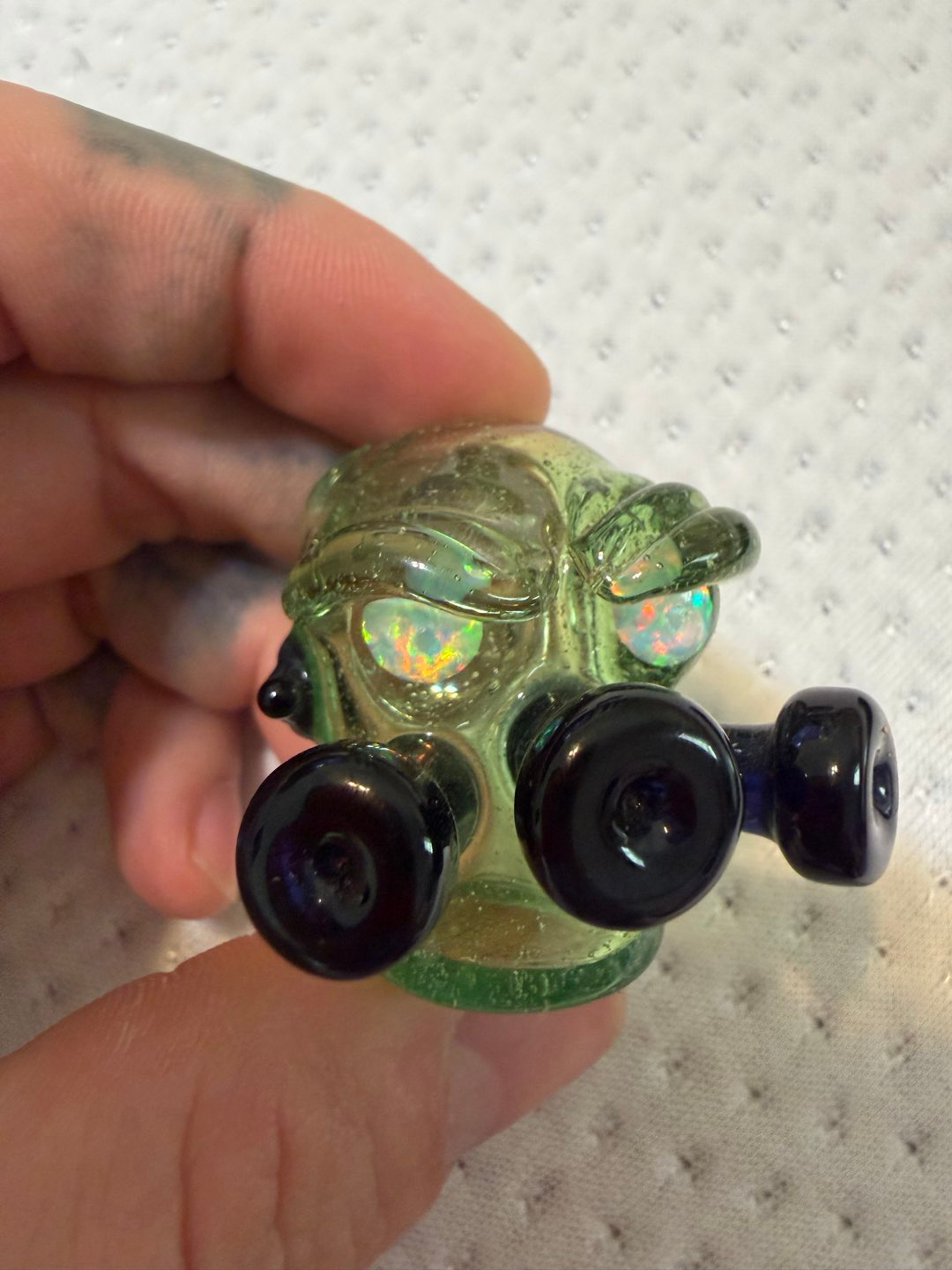 Preview pic of JB Glass Gas Mask Soldier Opal Eyes Pendy