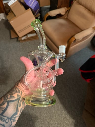 Preview pic of Gili glass recycler
