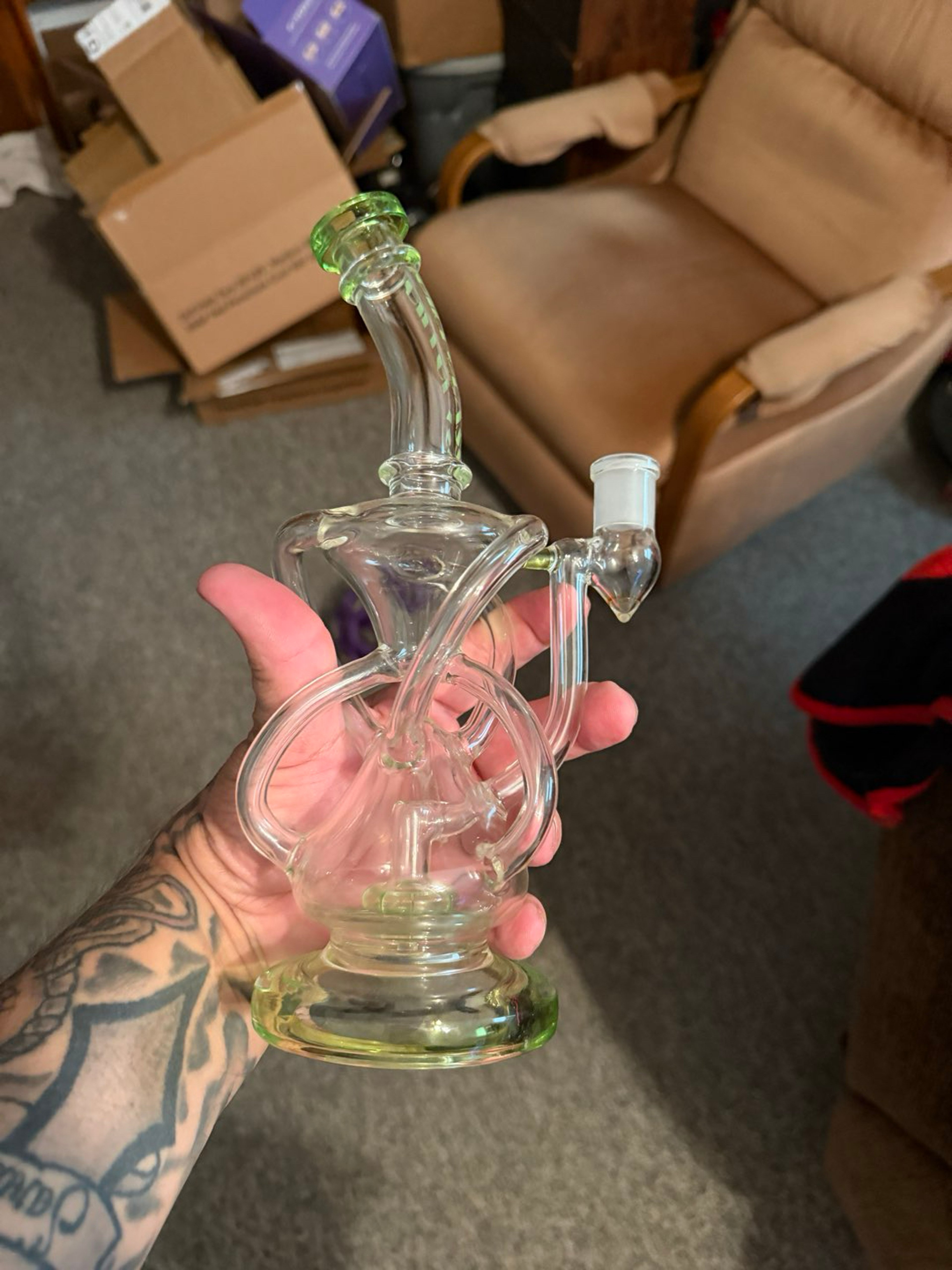 Preview pic of Gili glass recycler