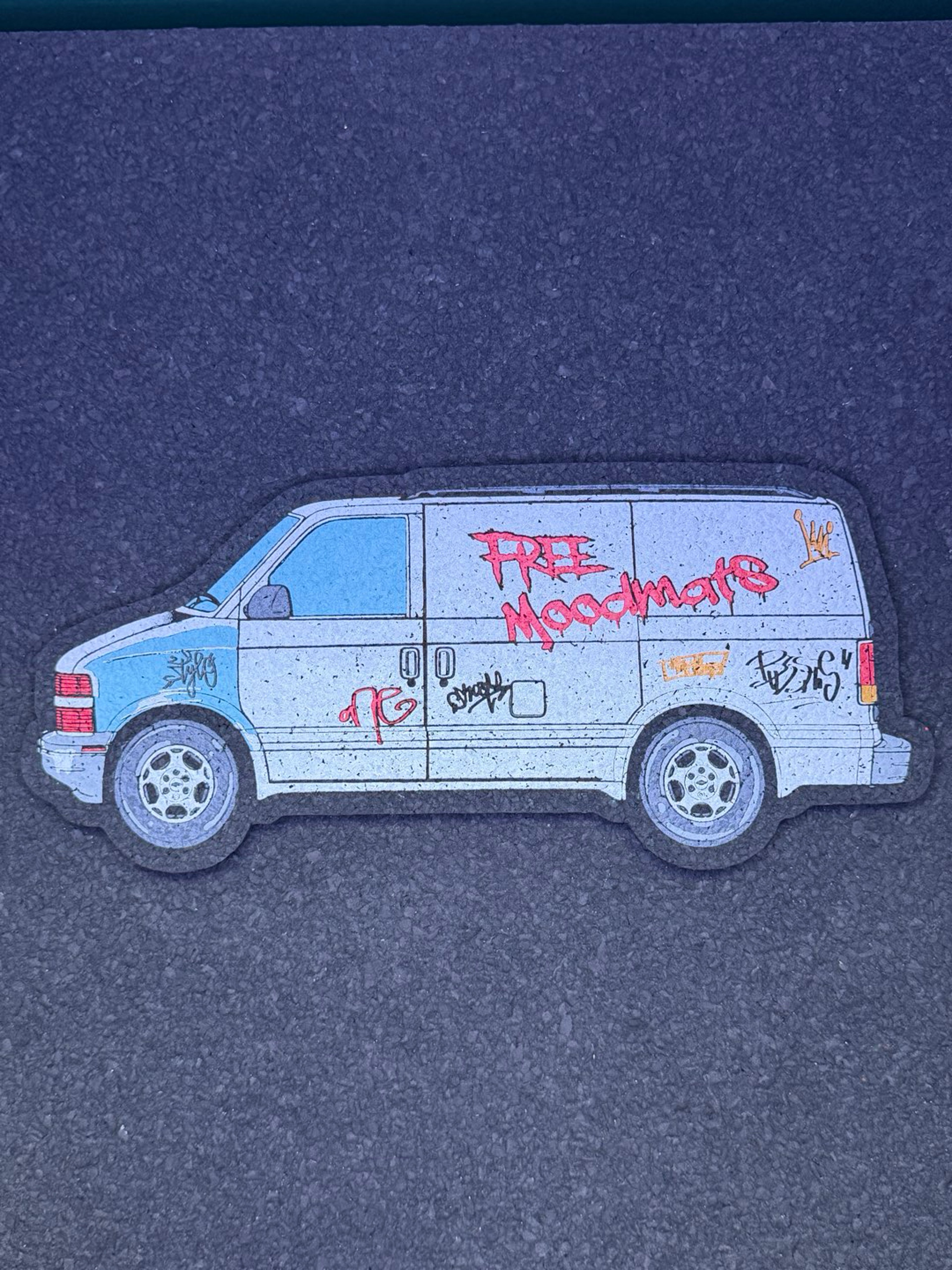 Preview pic of Free moodmat van