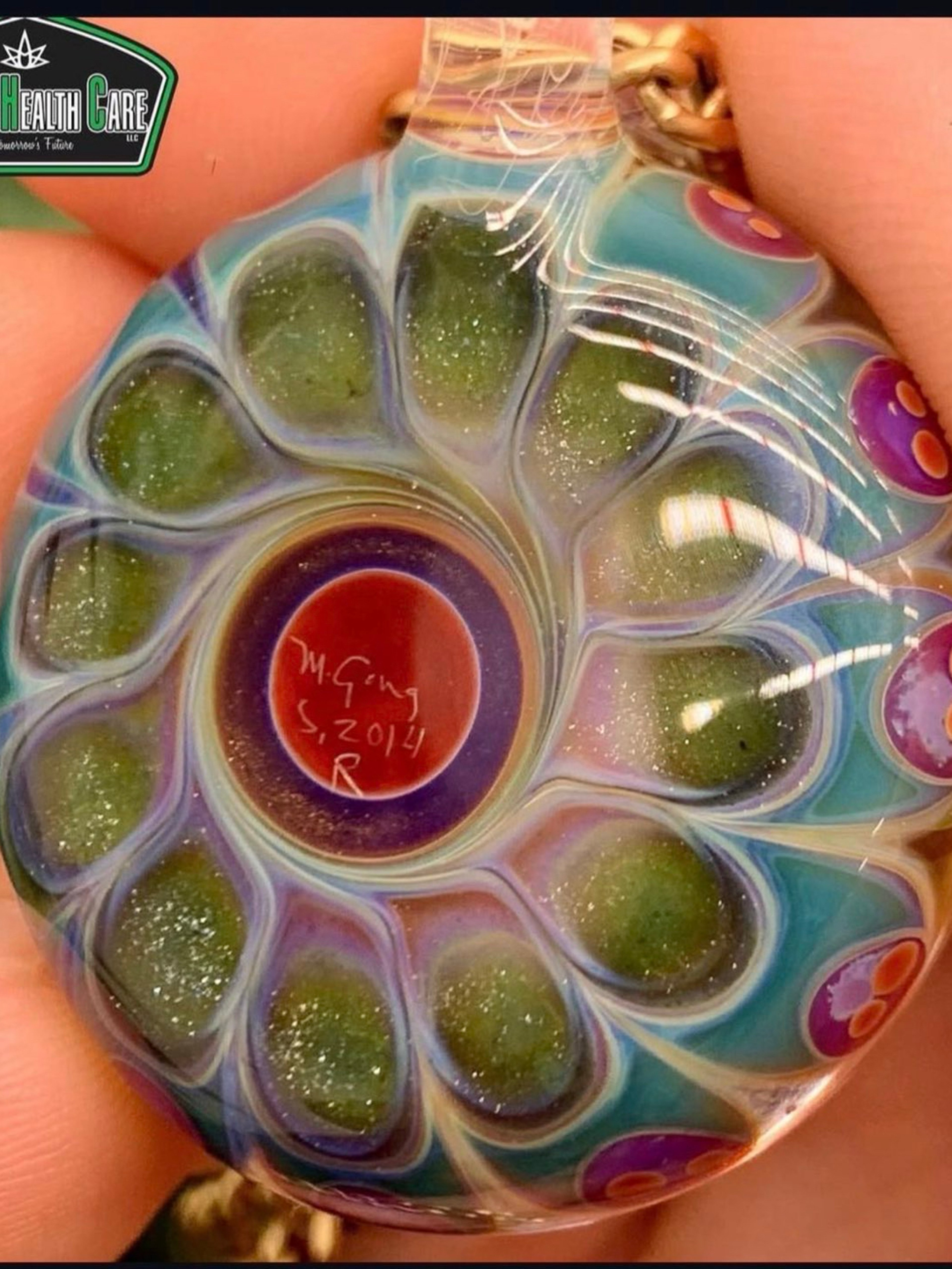 Preview pic of Mile Gong pendant