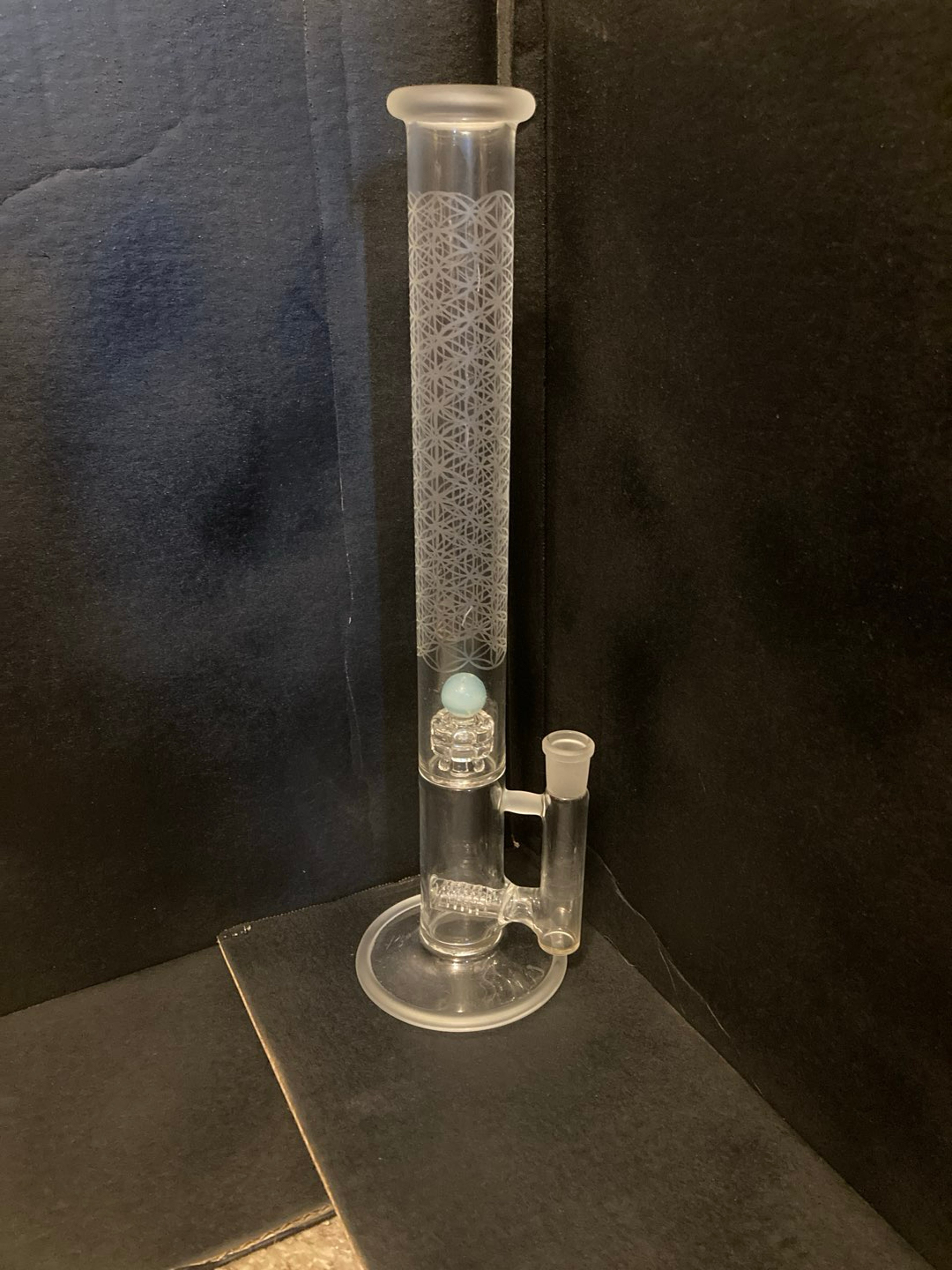 Preview pic of Gnob glass