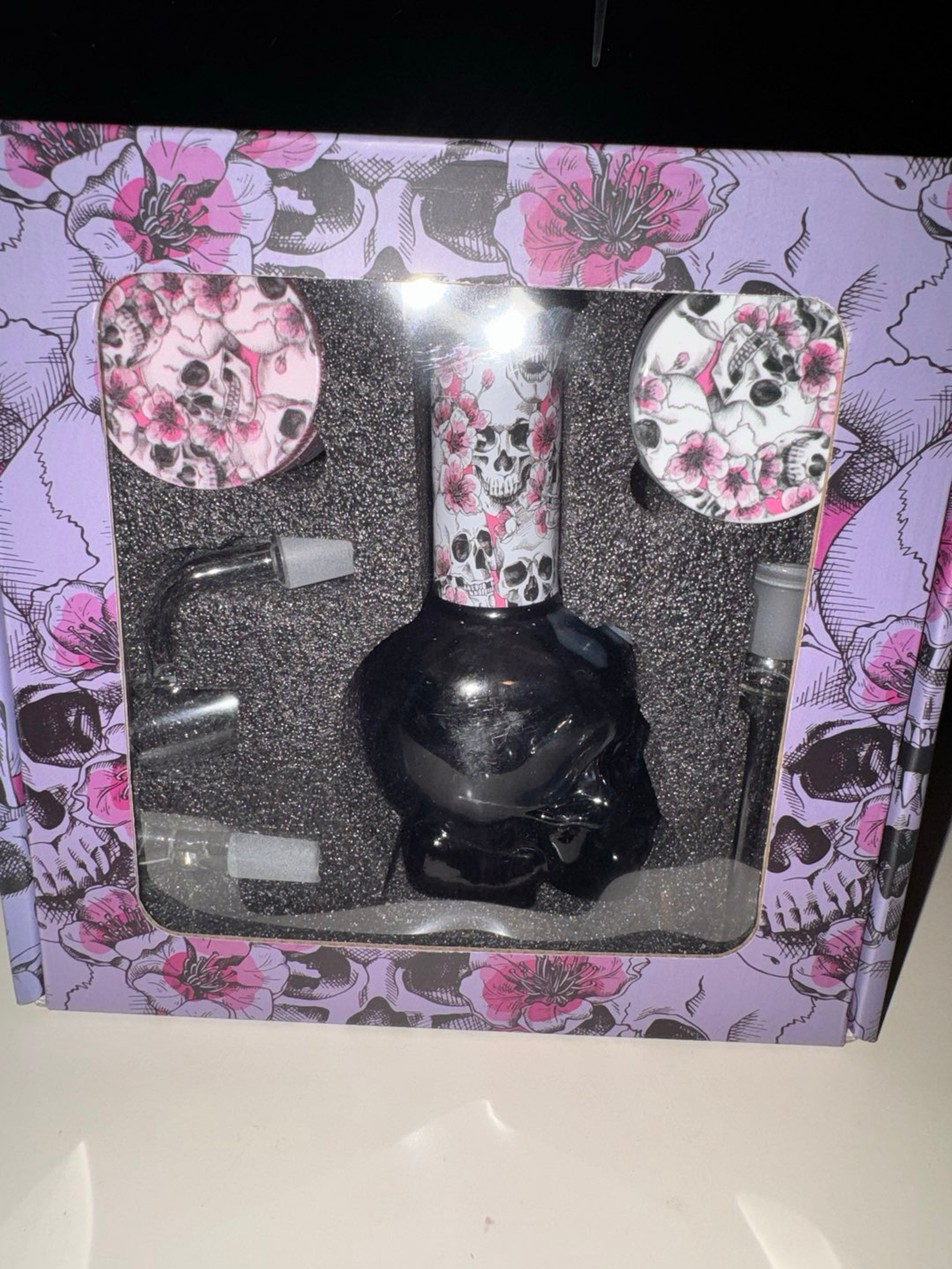 Preview pic of Glass Skull Bong Kit 6Pc Including Thick Water bong Grinder quartz nail glass bowl Accessorieser