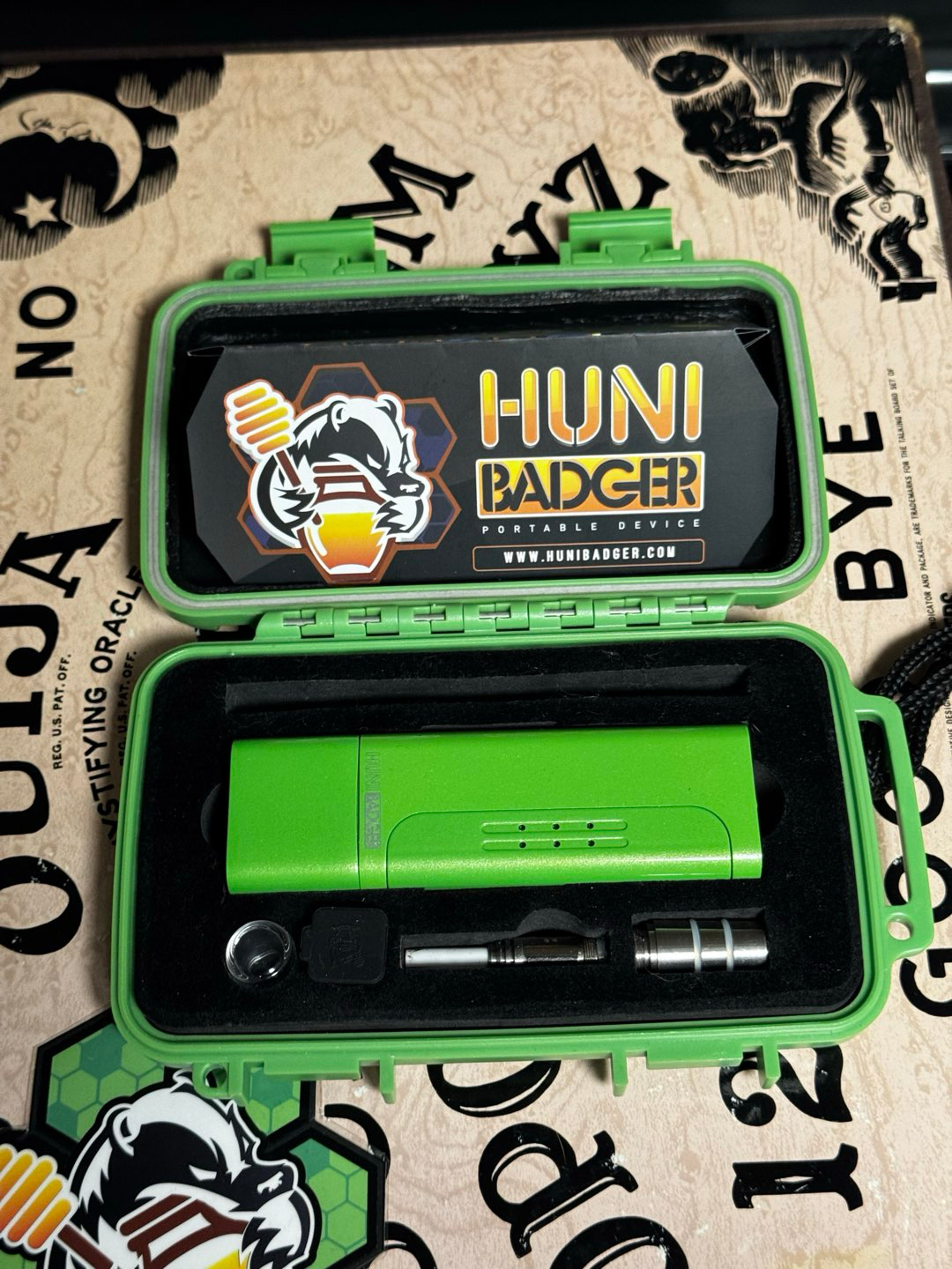 Huni badger image 0