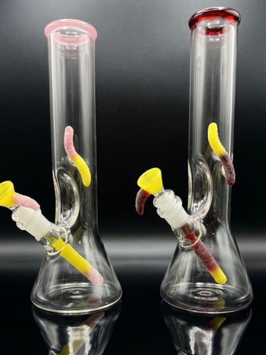 Preview pic of Sour worm beaker