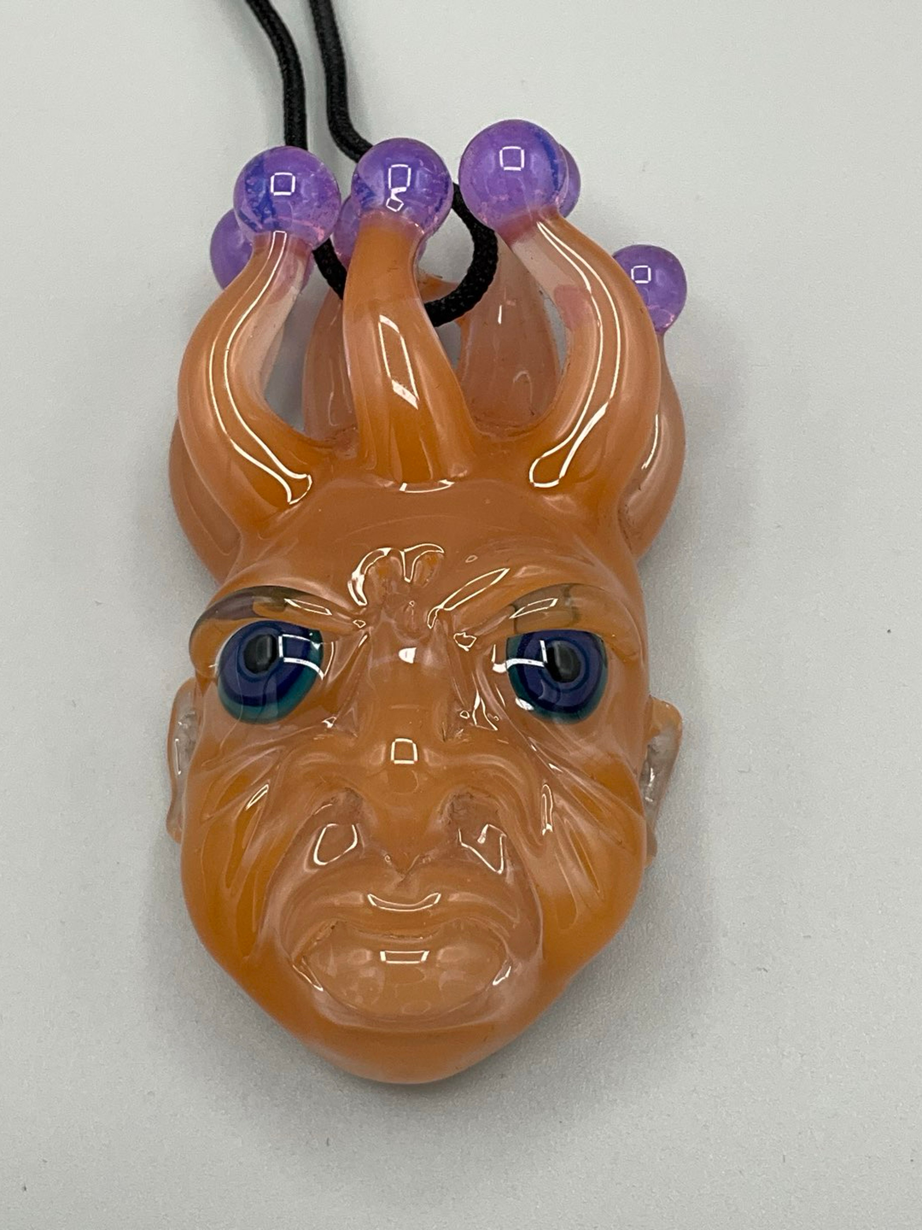 Preview pic of Voorhees Burtoni 2017 pendant
