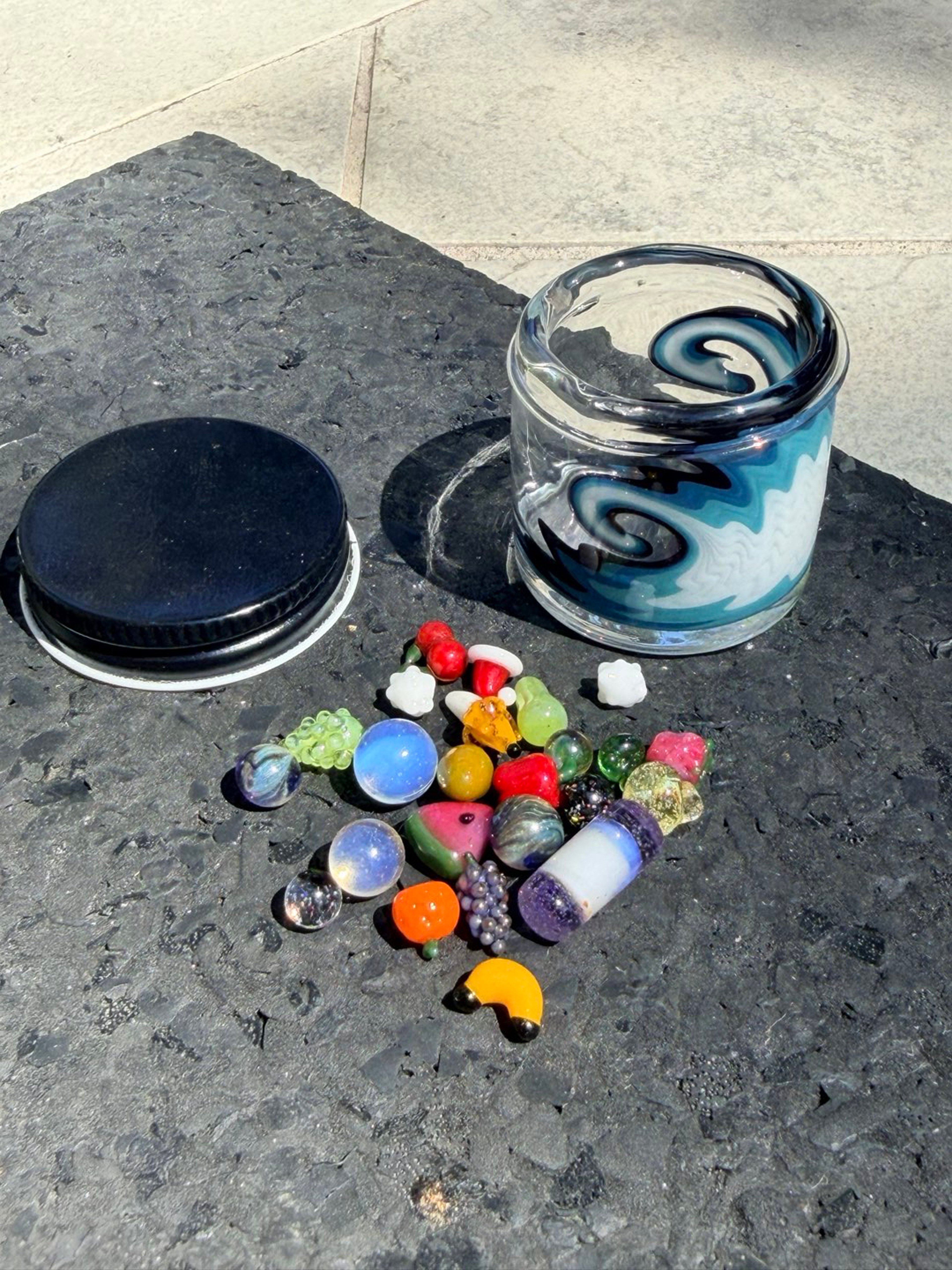 Preview pic of Worked Jar with Pearls