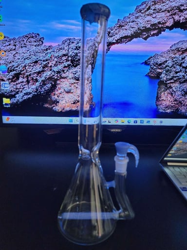 Preview pic of 2k glass art inline color  beaker